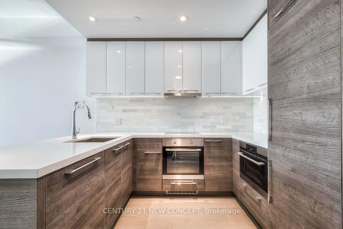 488 University Avenue, #3711