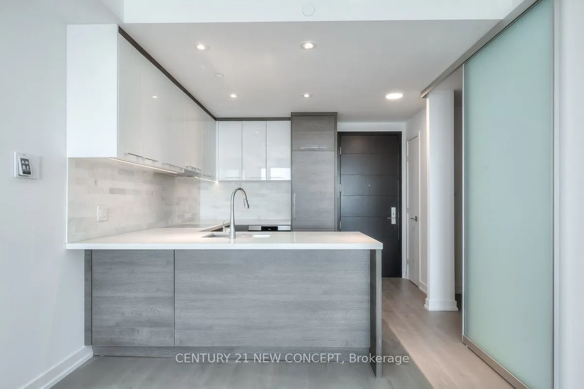 488 University Avenue, #3711
