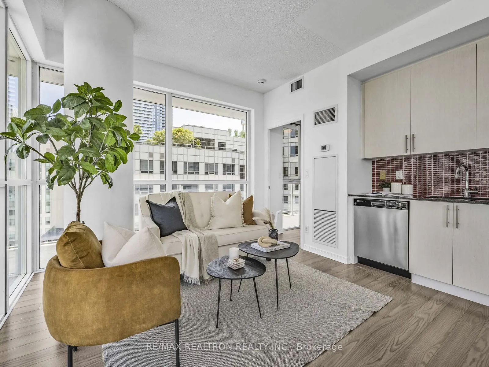 352 Front Street W, #1816