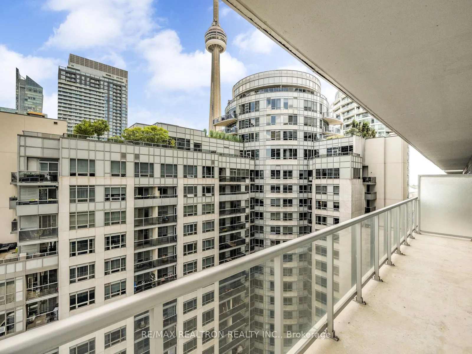 352 Front Street W, #1816