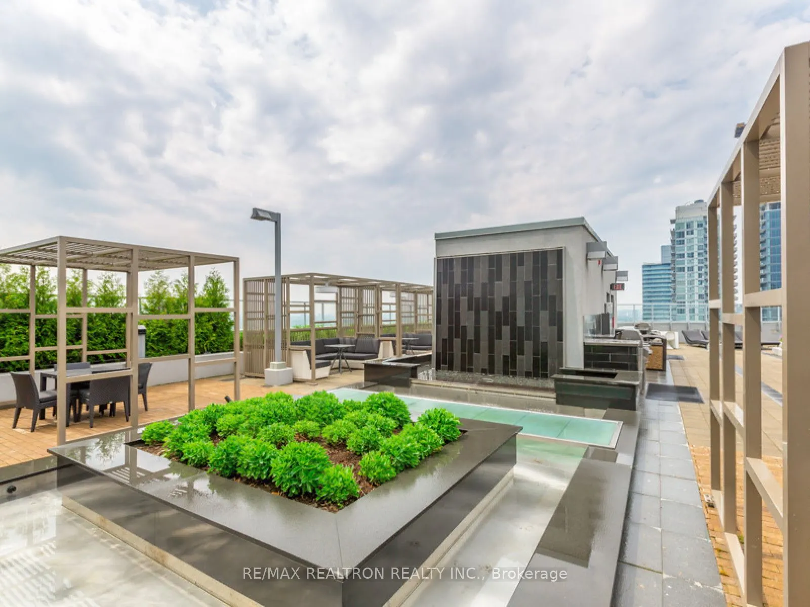 352 Front Street W, #1816