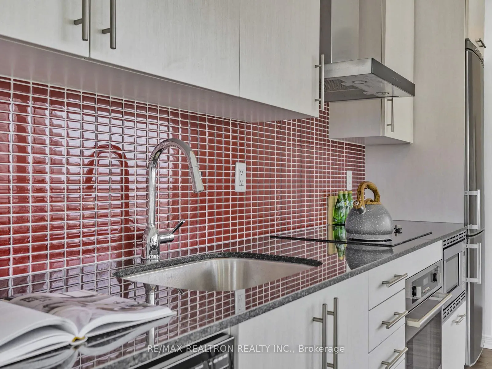 352 Front Street W, #1816