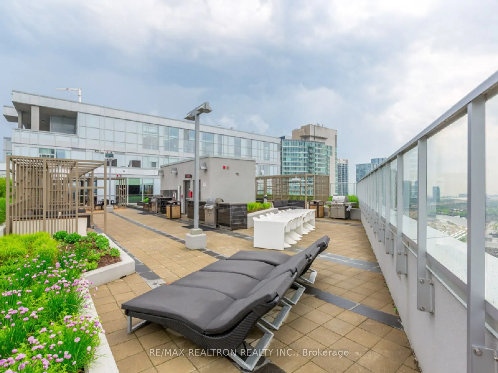 352 Front Street W, #1816