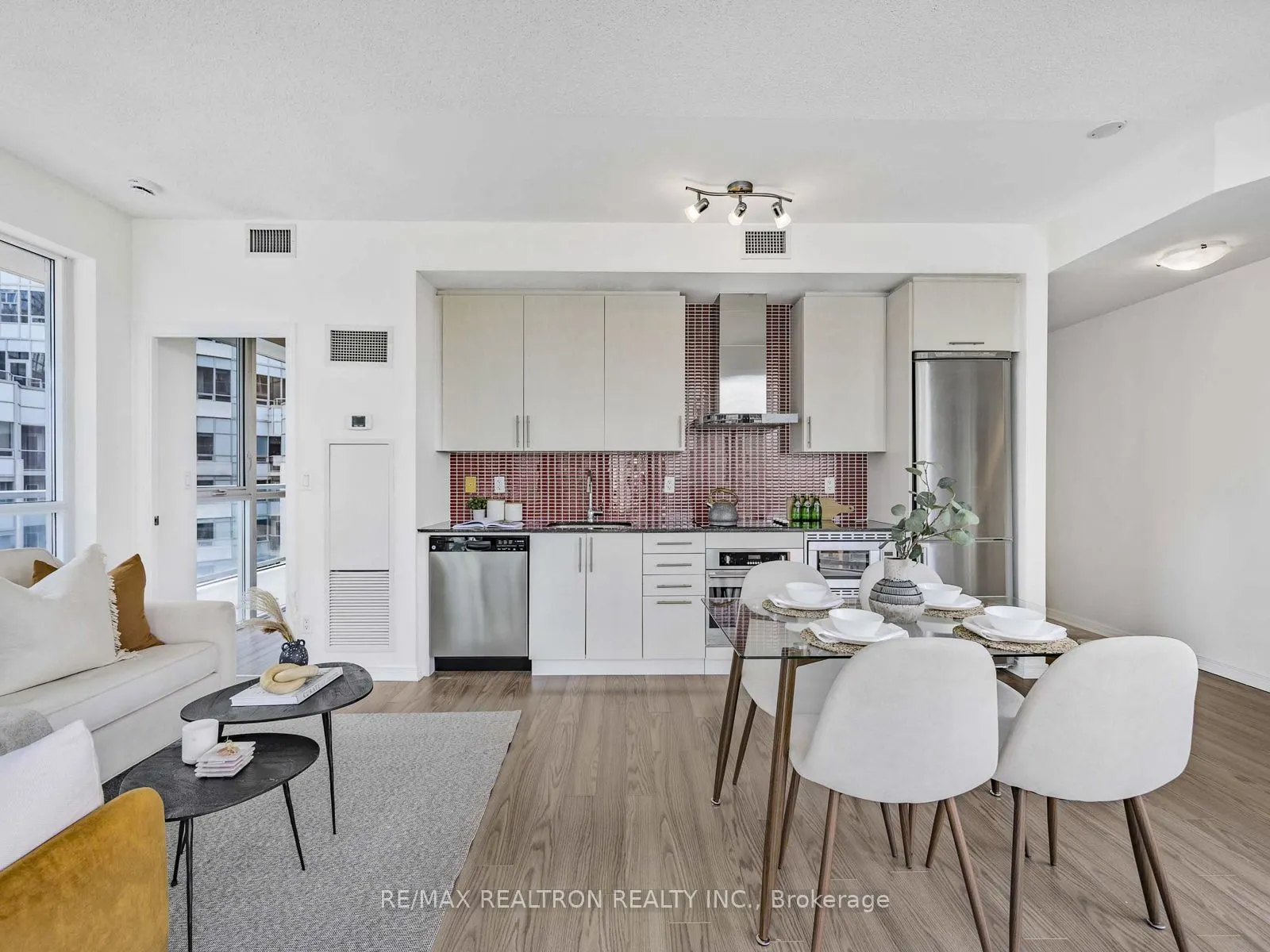 352 Front Street W, #1816