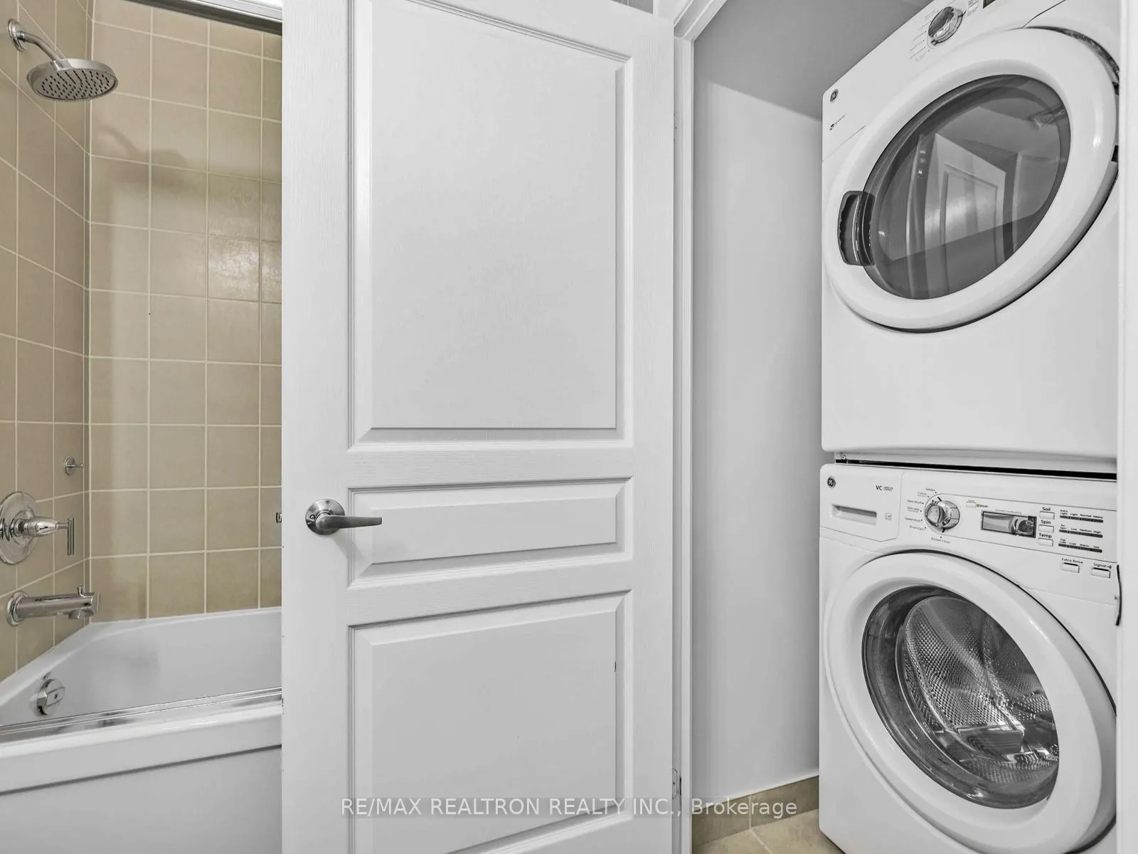 352 Front Street W, #1816