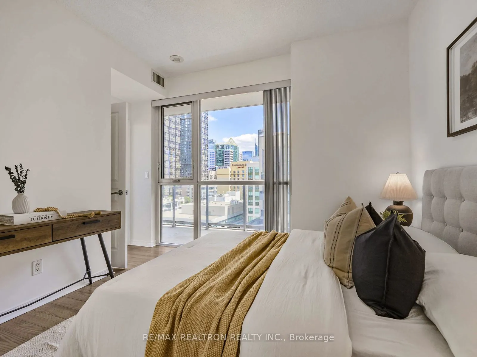 352 Front Street W, #1816