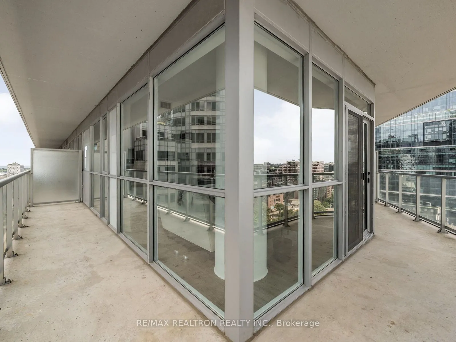 352 Front Street W, #1816