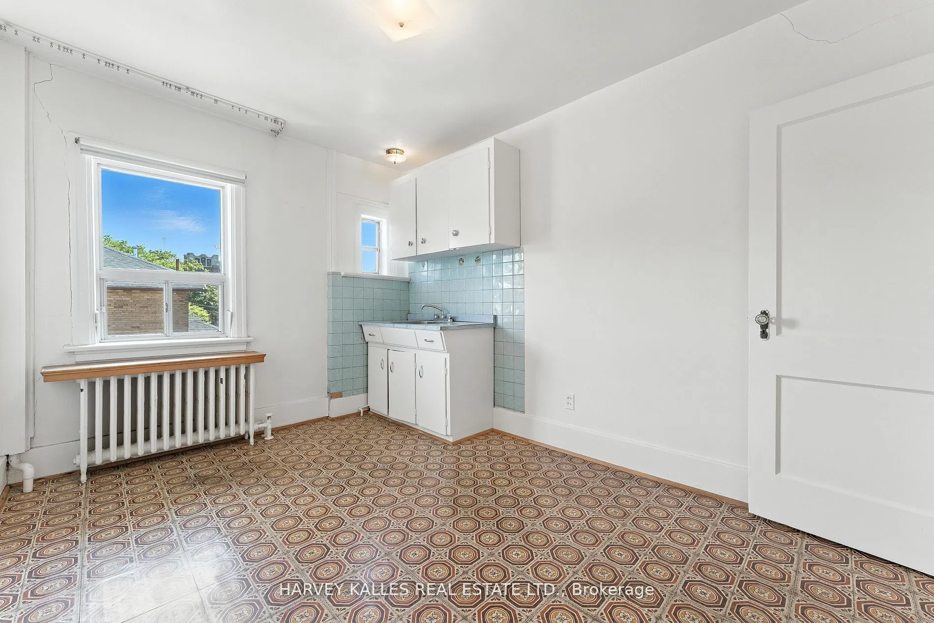 547 Ossington Avenue