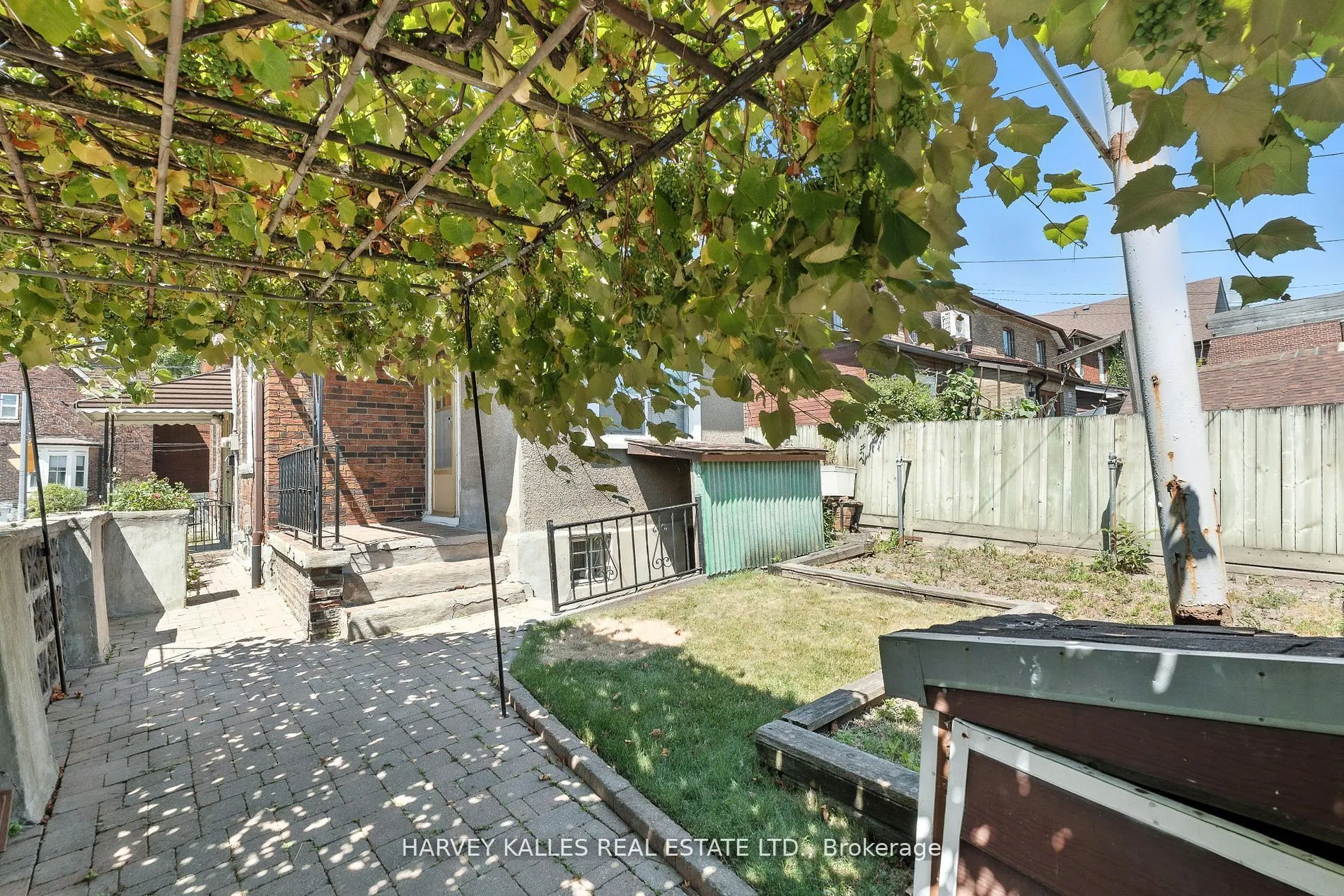 547 Ossington Avenue