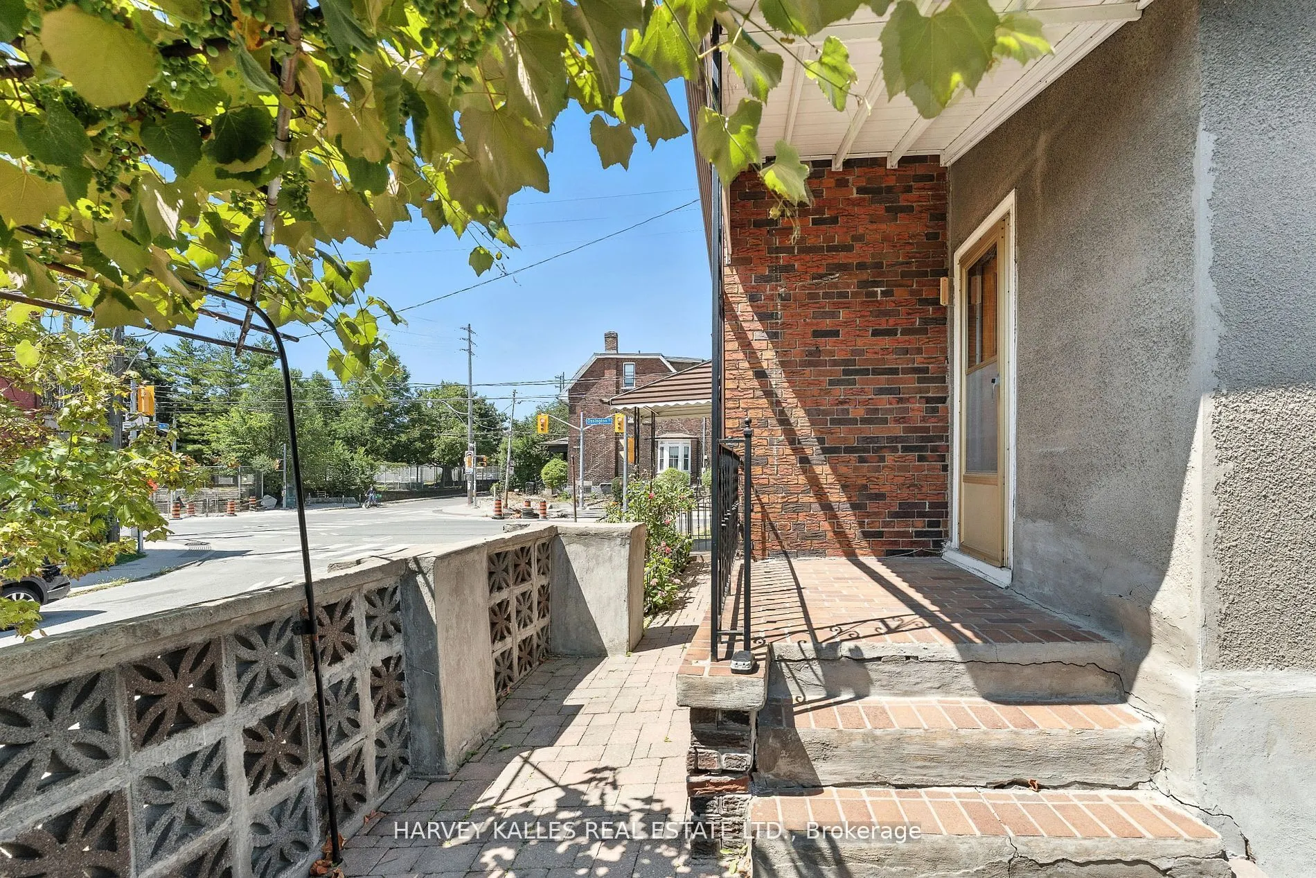 547 Ossington Avenue