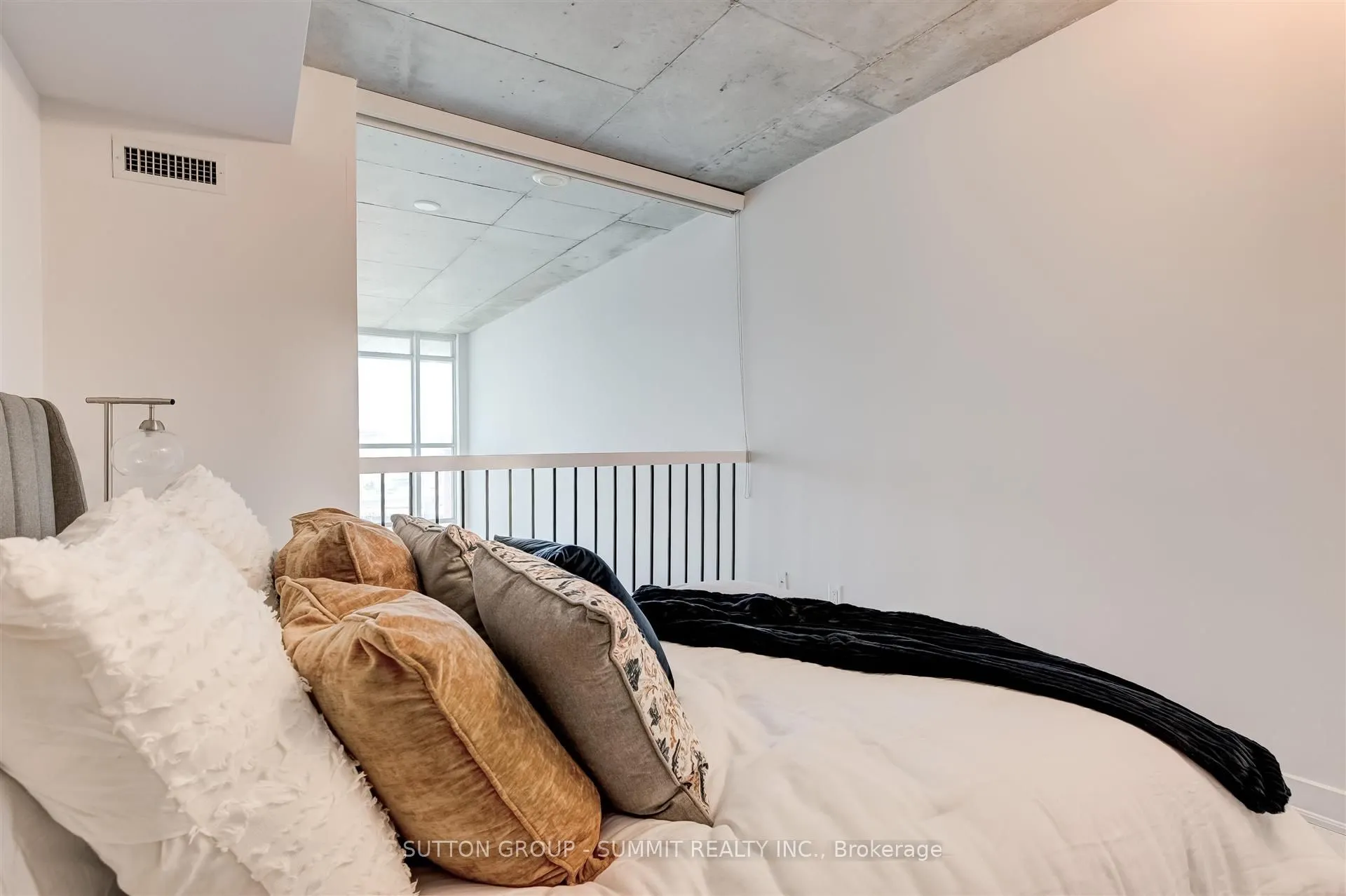 5 Hanna Avenue, #505