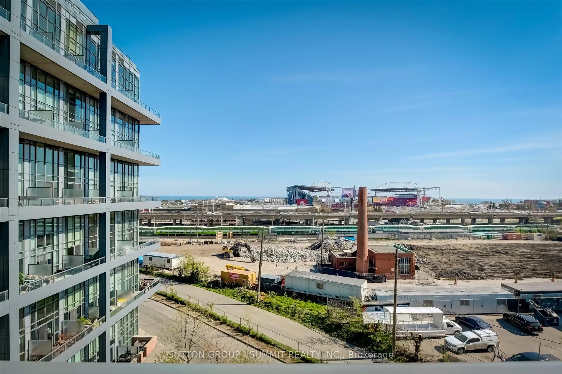 5 Hanna Avenue, #505