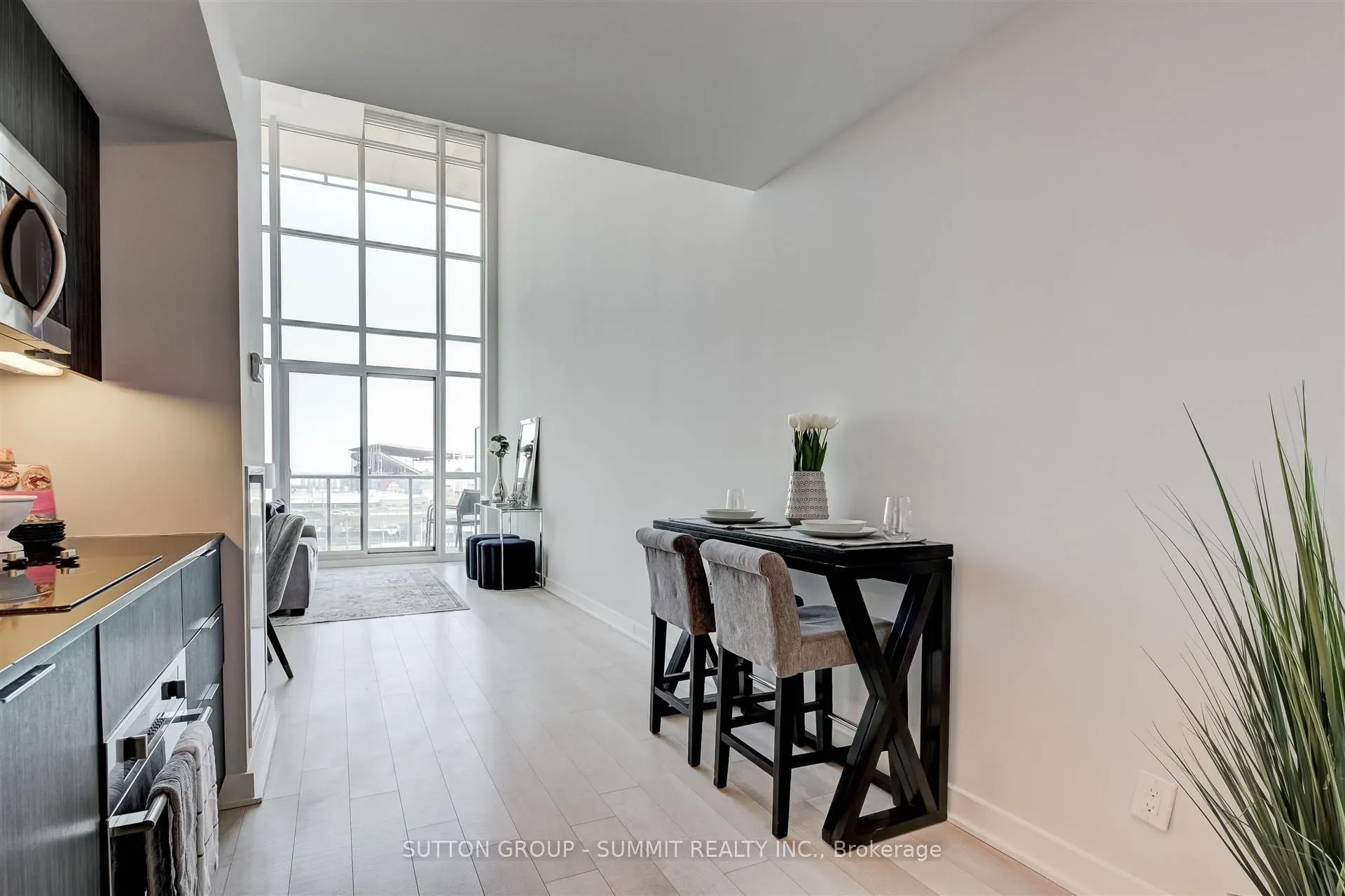 5 Hanna Avenue, #505