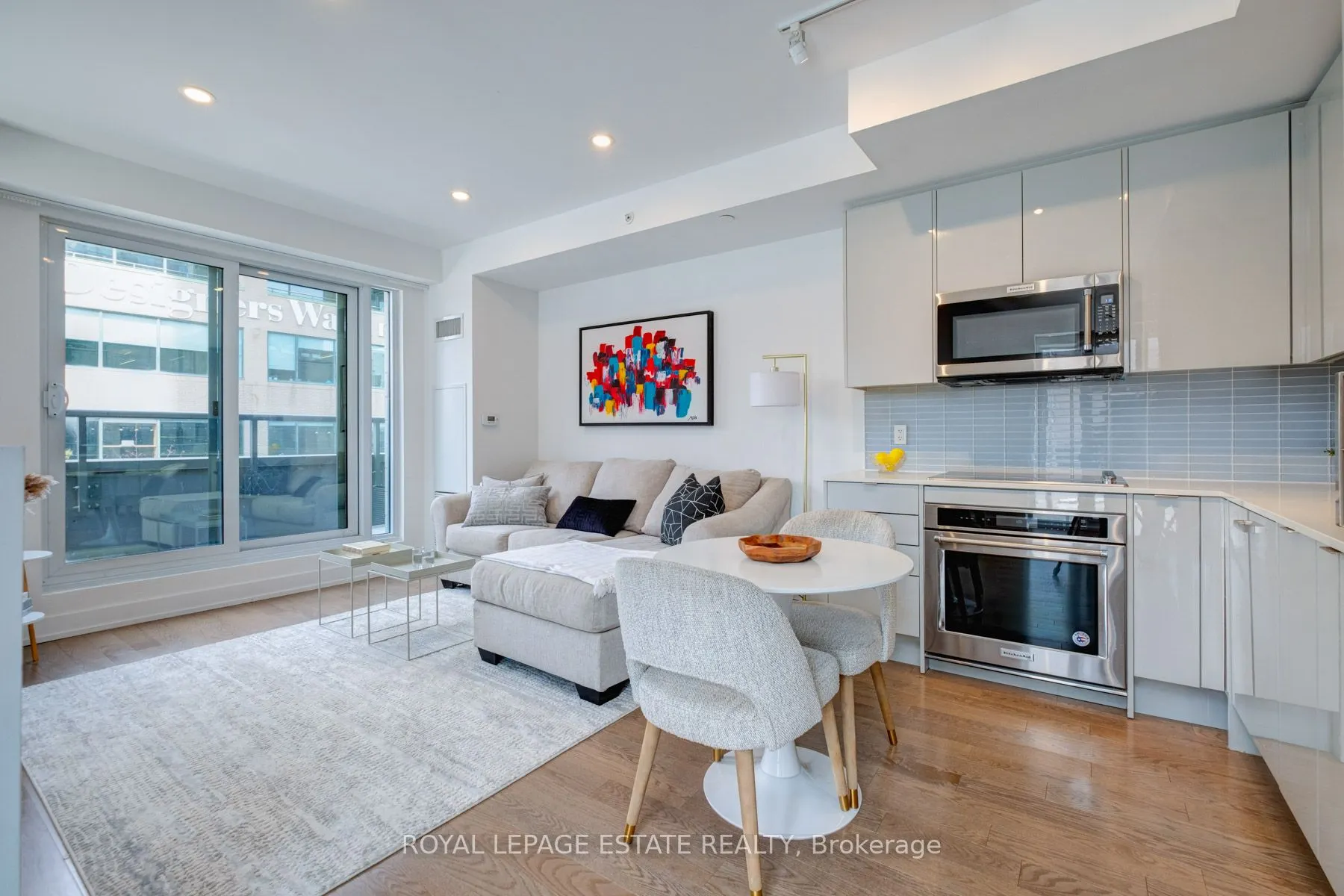 175 Pears Avenue, #Th9