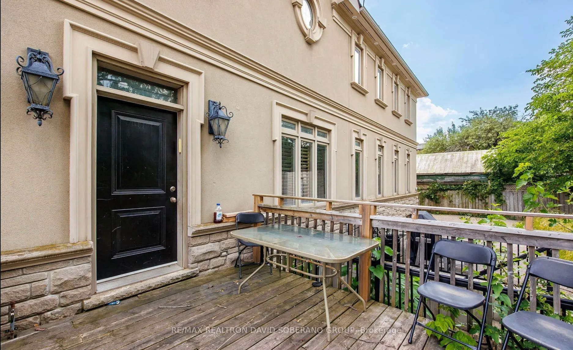 10 Bainbridge Avenue