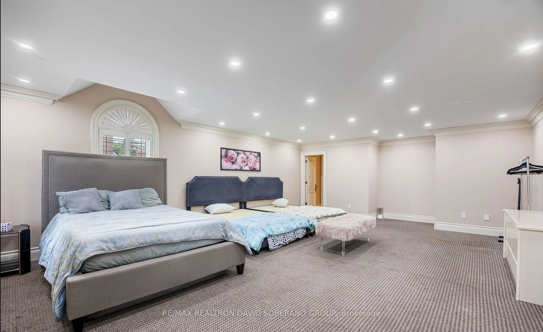 10 Bainbridge Avenue