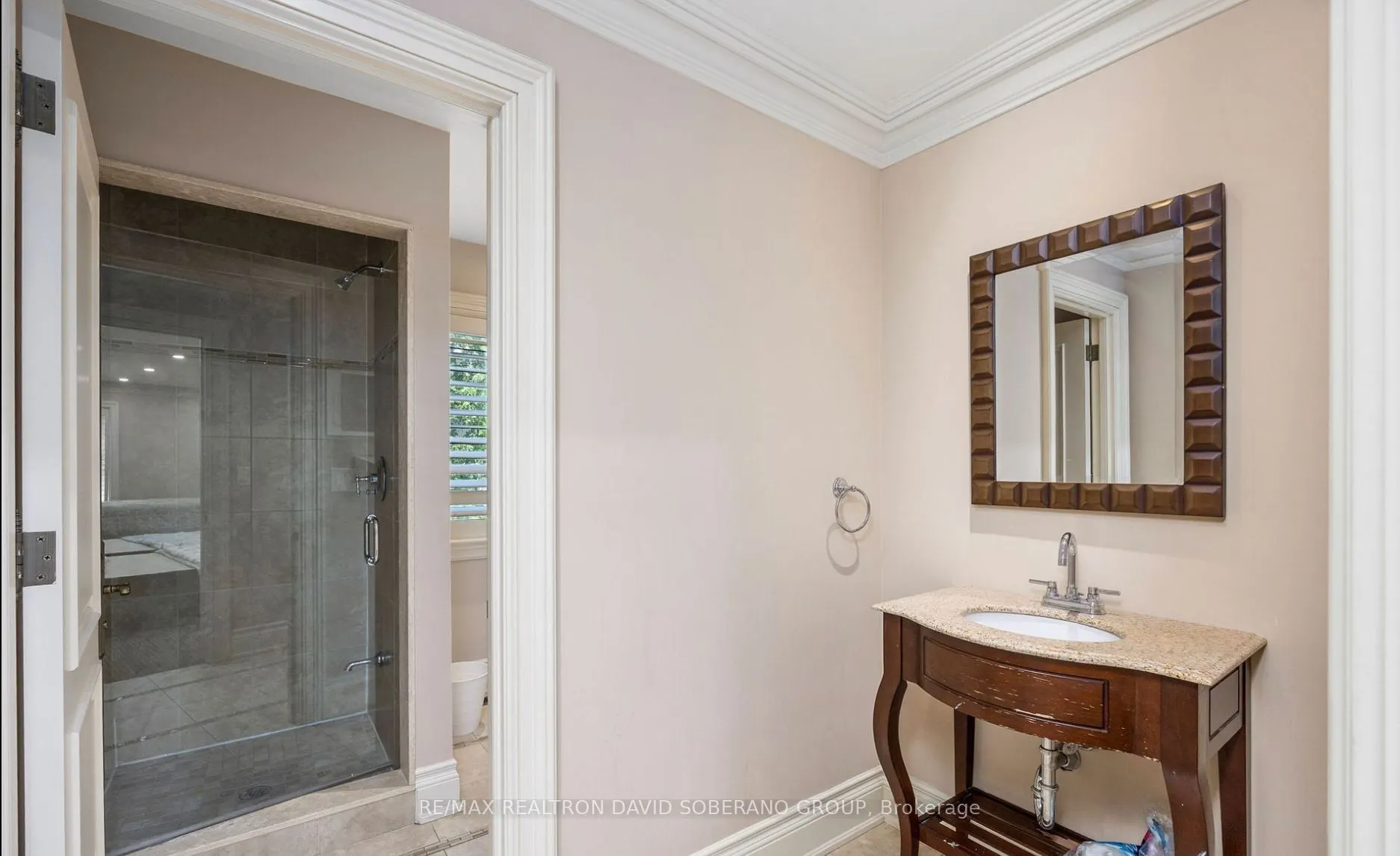 10 Bainbridge Avenue