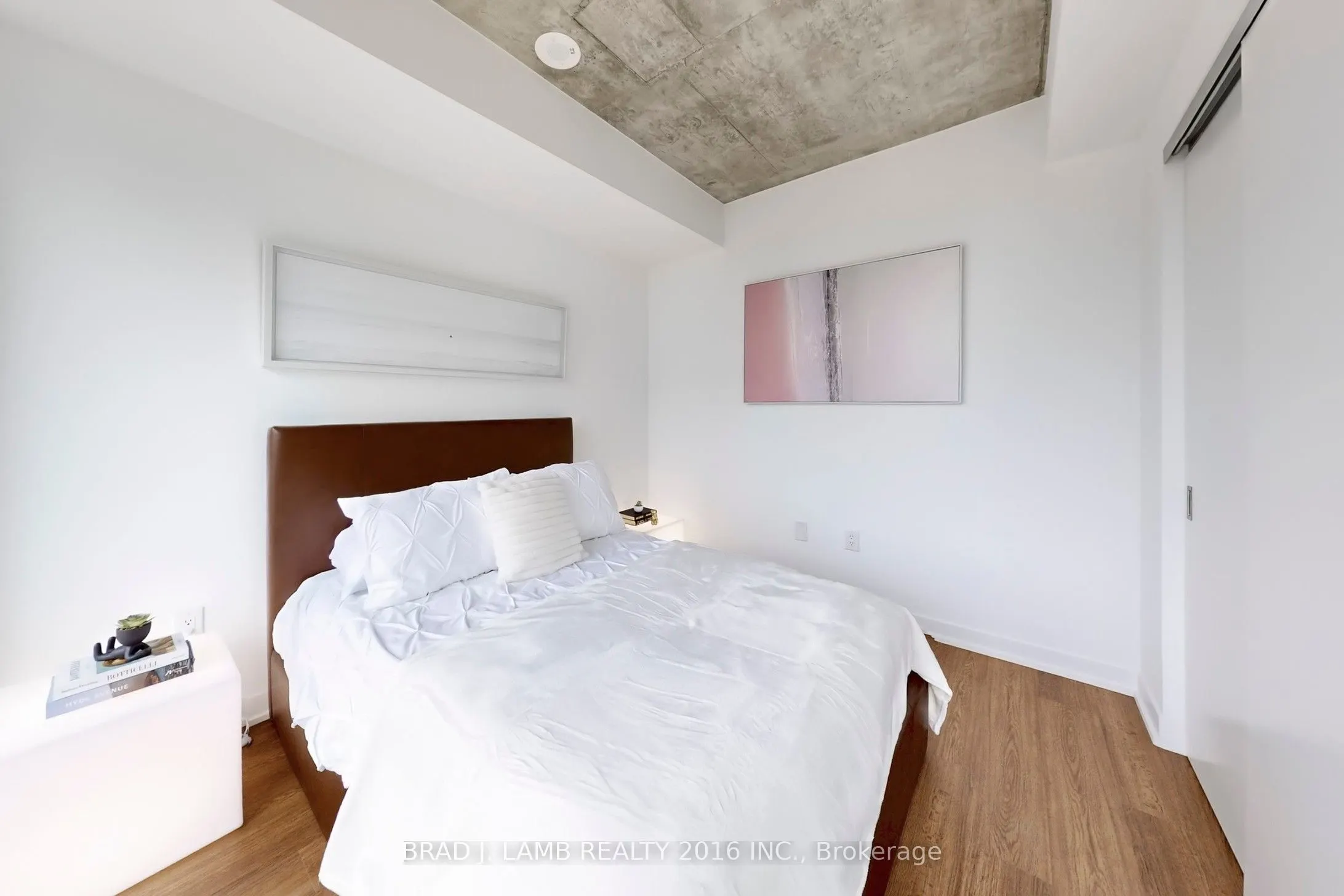 195 McCaul Street, #1203