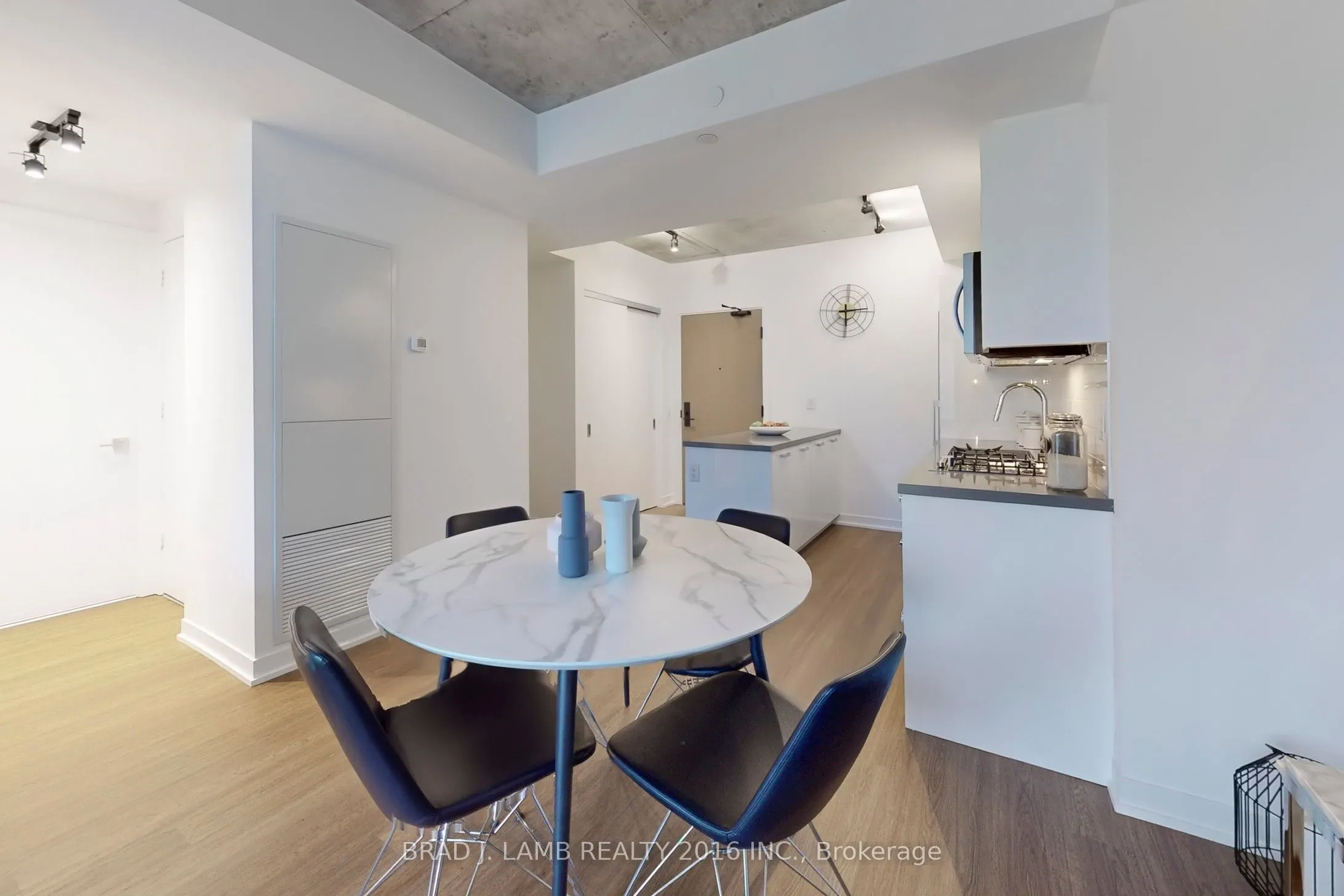 195 McCaul Street, #1203