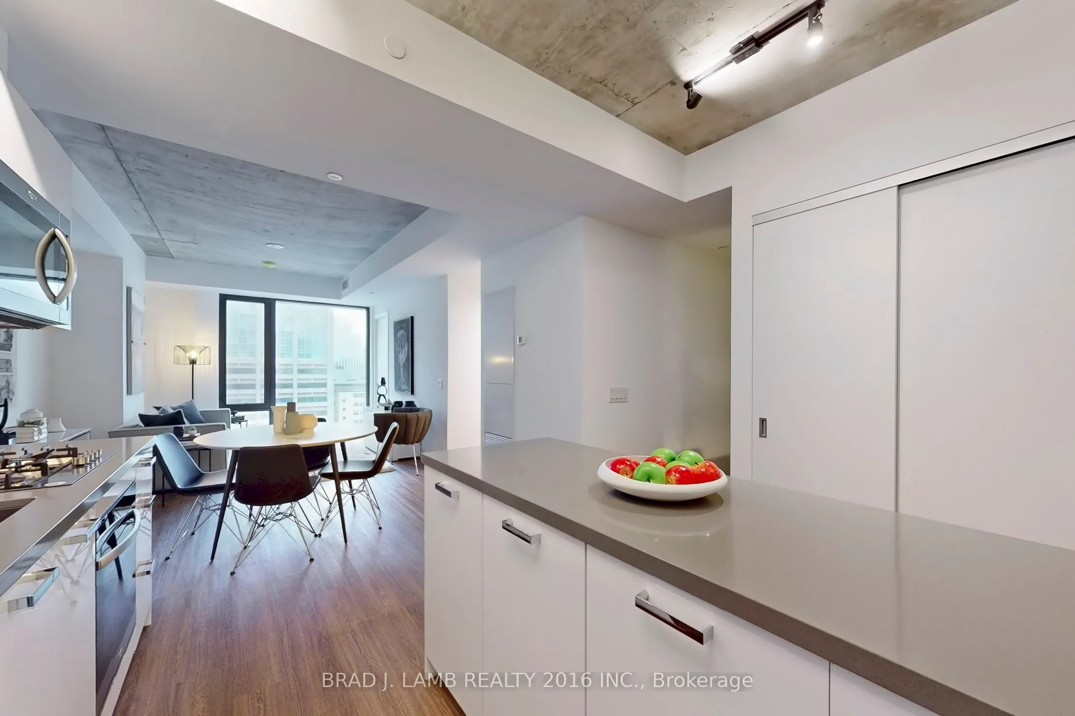 195 McCaul Street, #1203