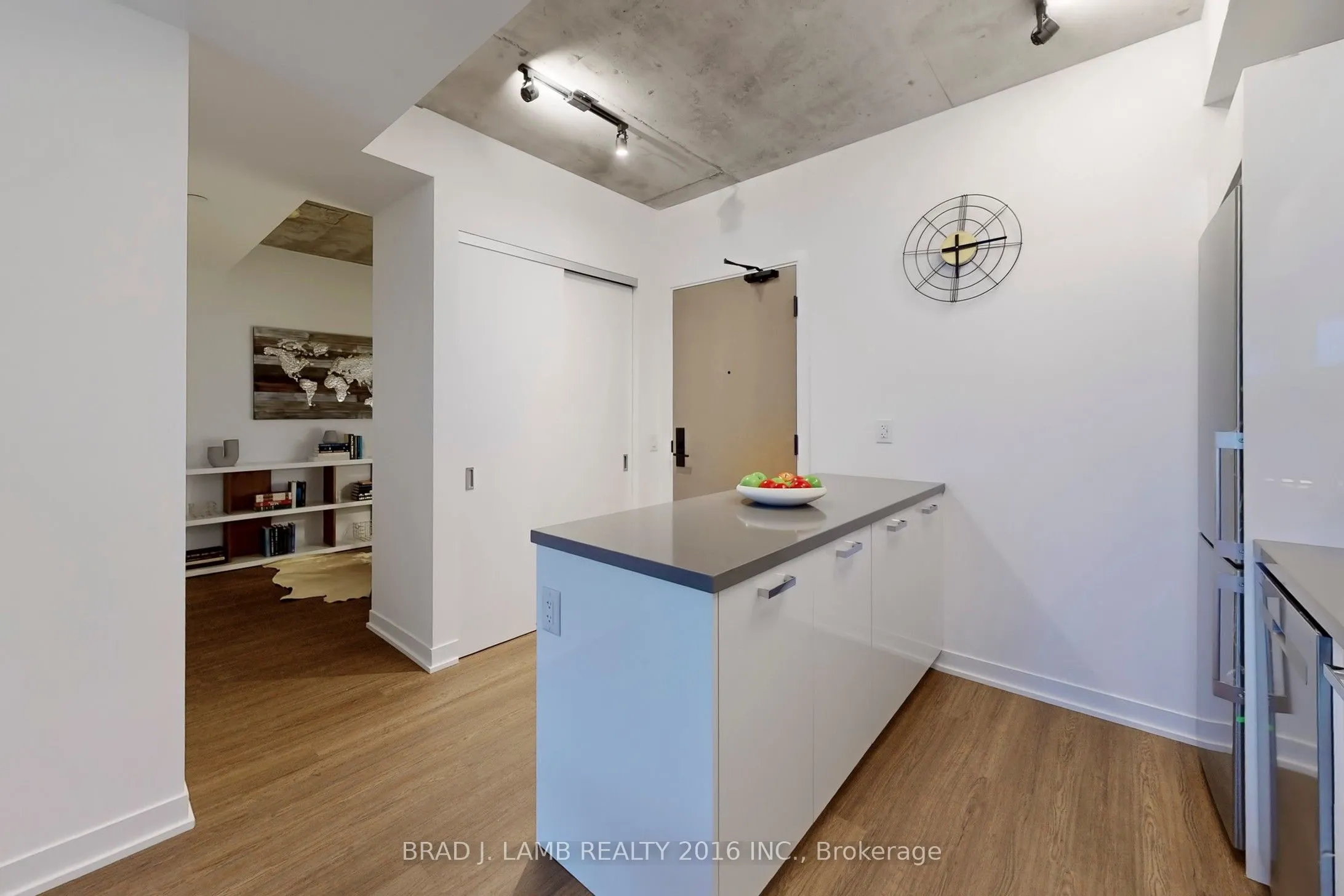 195 McCaul Street, #1203
