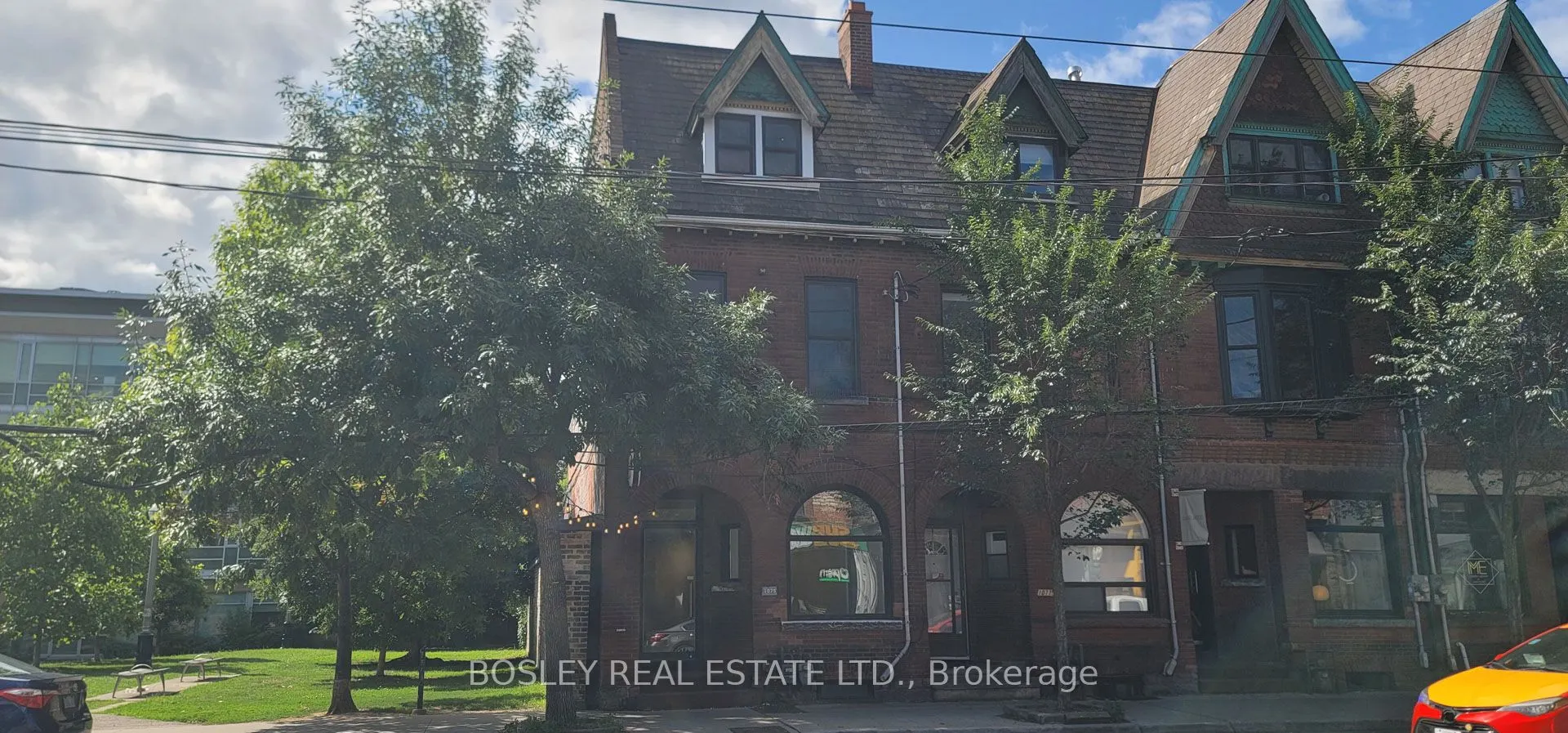 1075 Queen Street