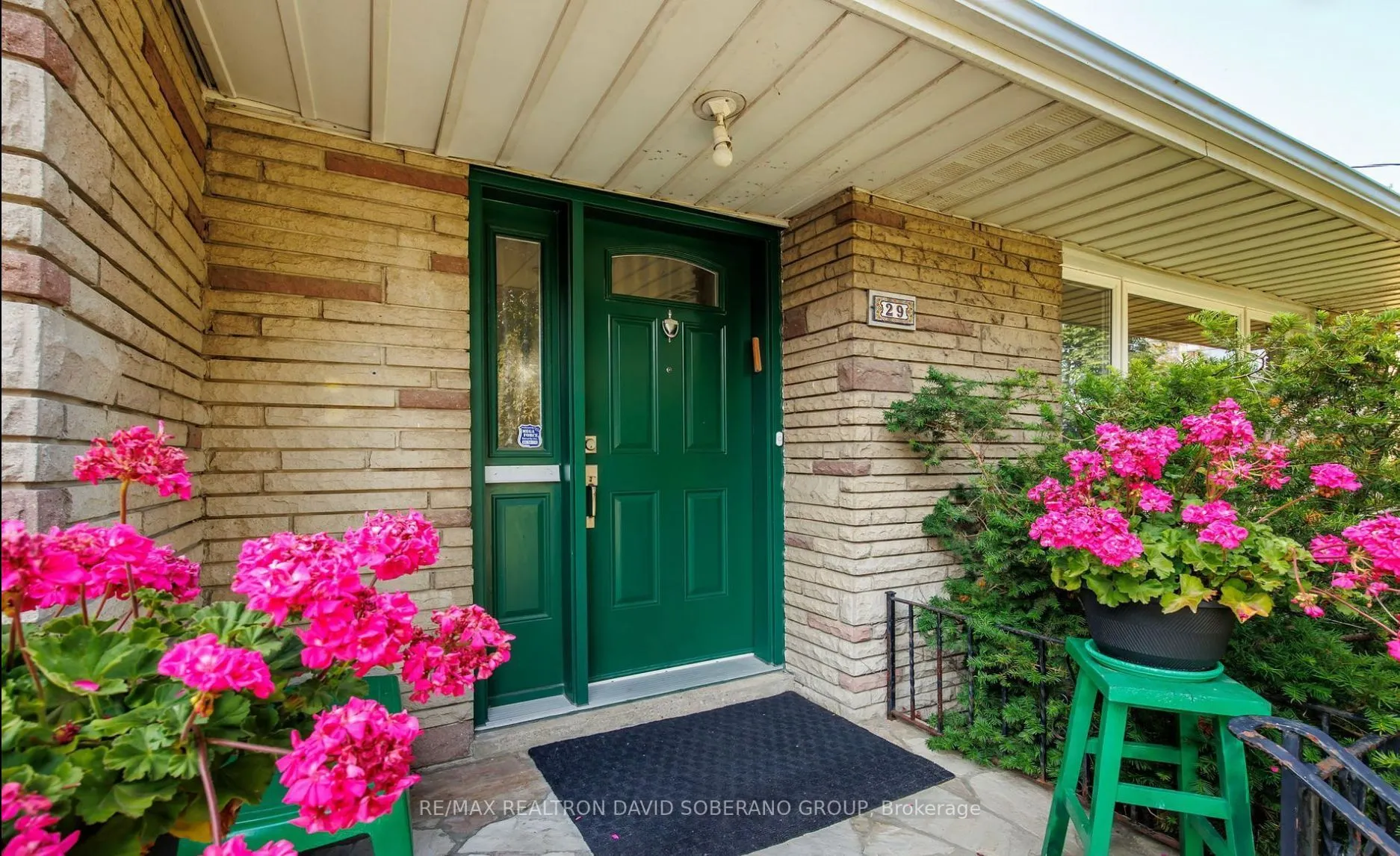 29 Artreeva Drive