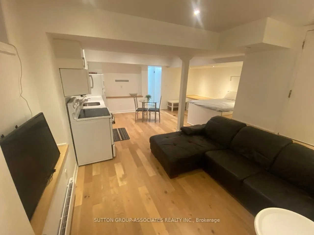 125 Walmer Road, #Lower