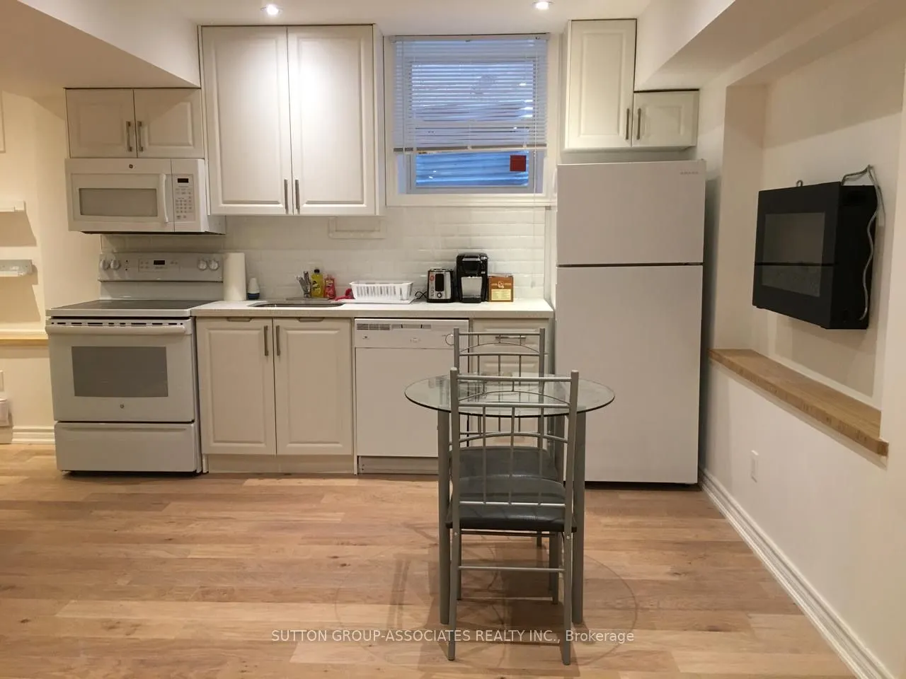 125 Walmer Road, #Lower