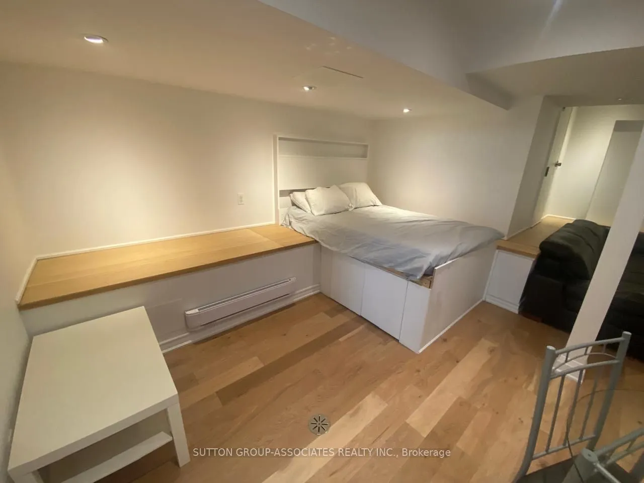 125 Walmer Road, #Lower