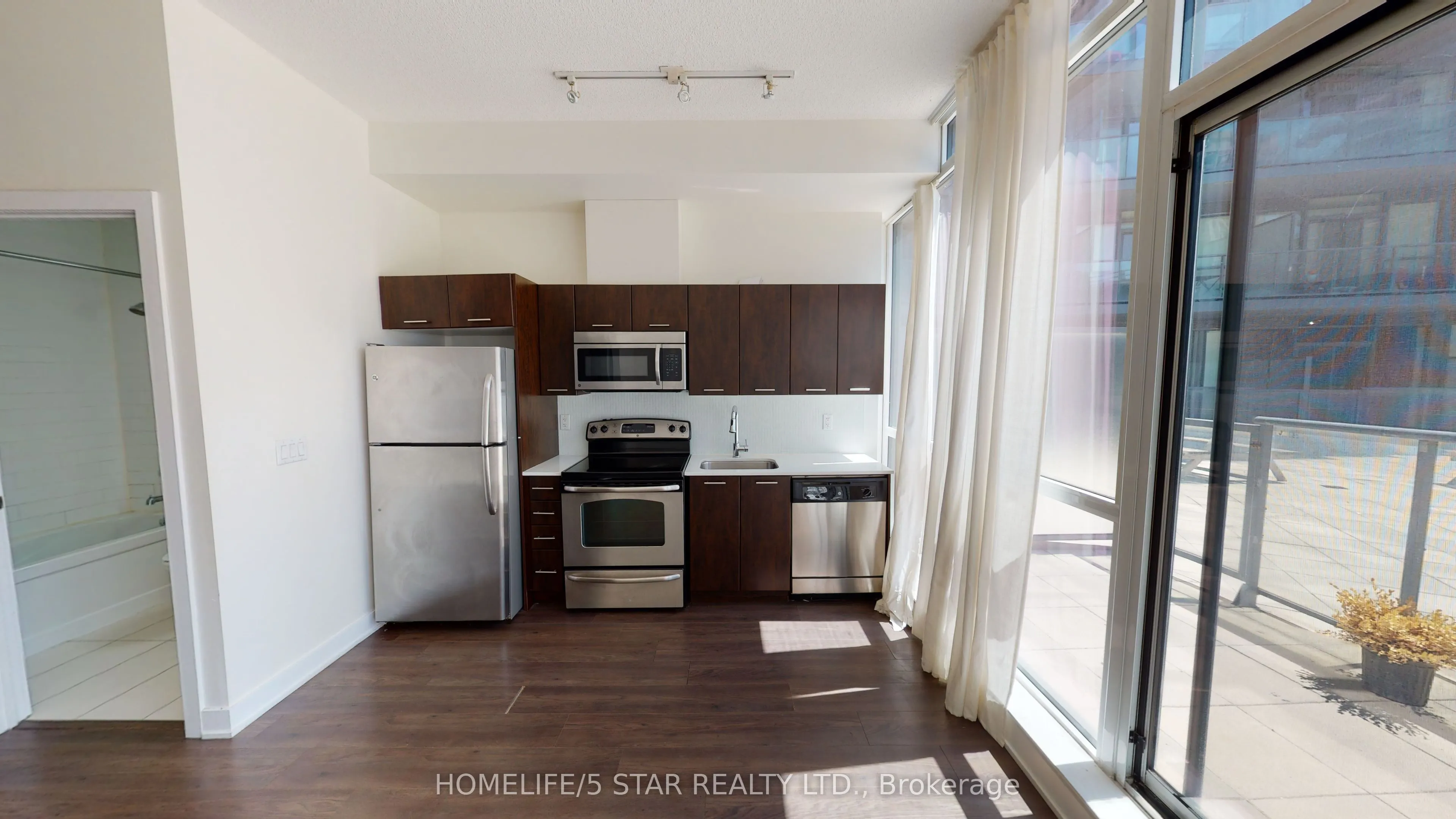 169 FORT YORK Boulevard, #218
