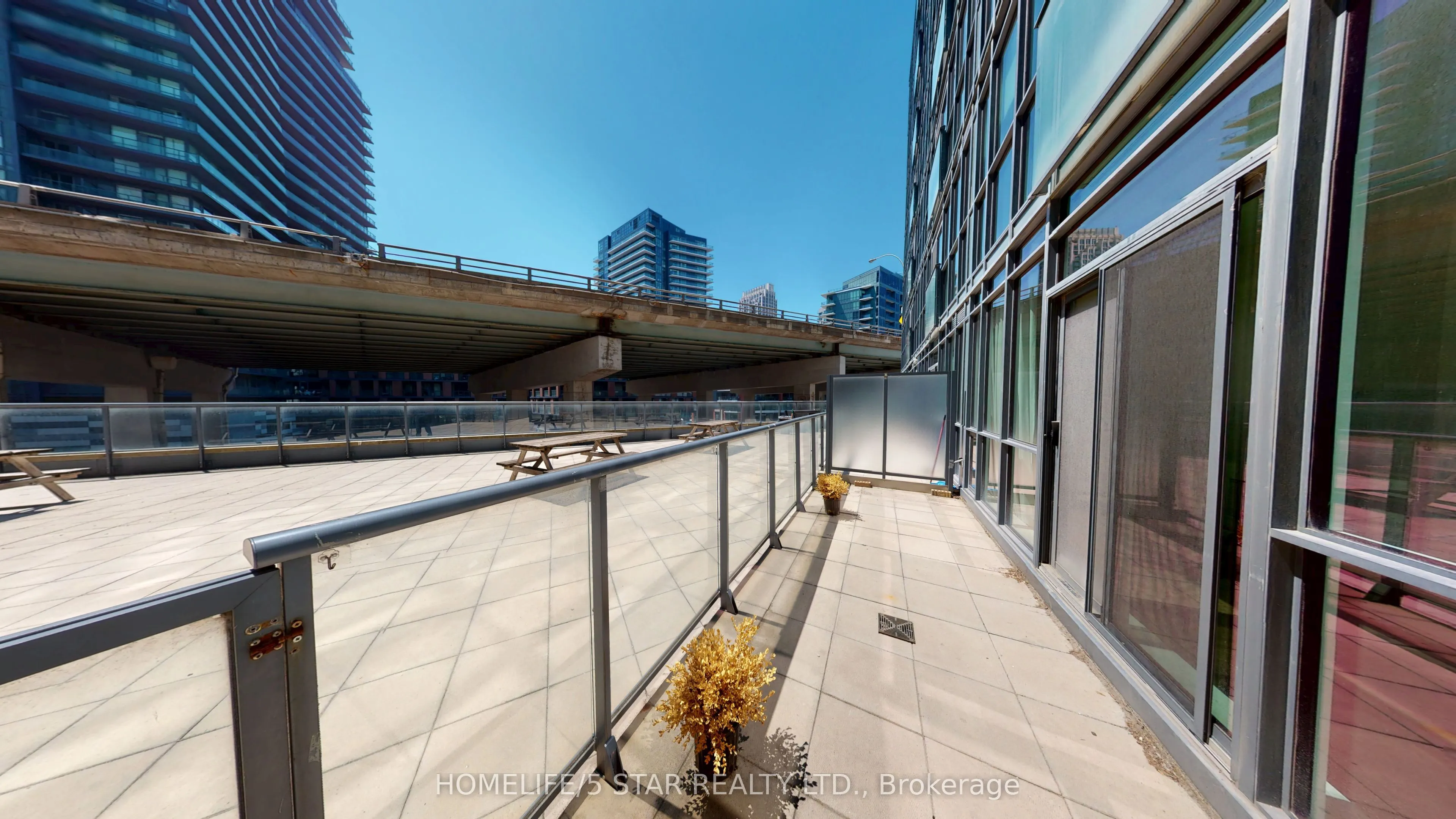 169 FORT YORK Boulevard, #218