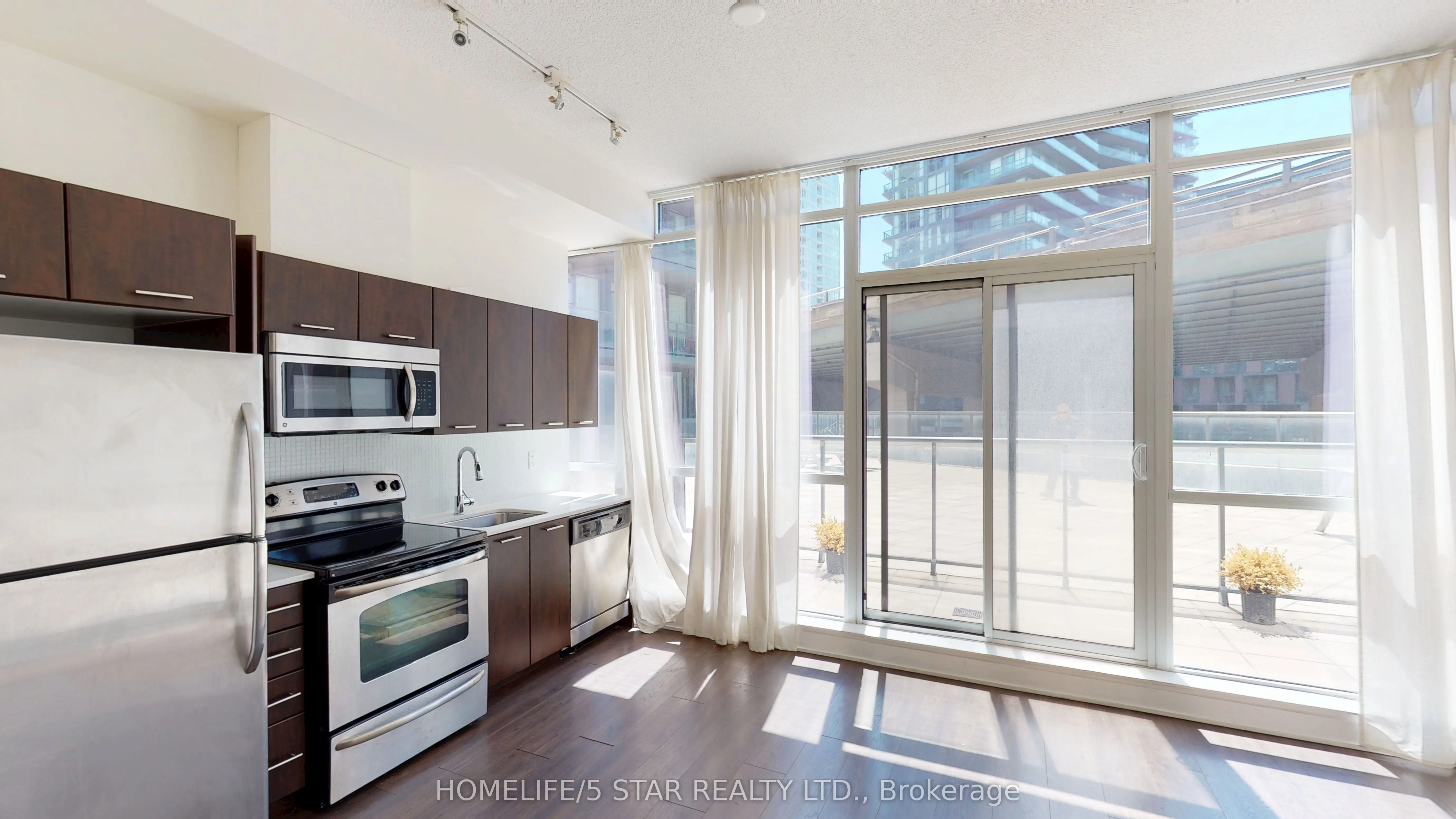 169 FORT YORK Boulevard, #218