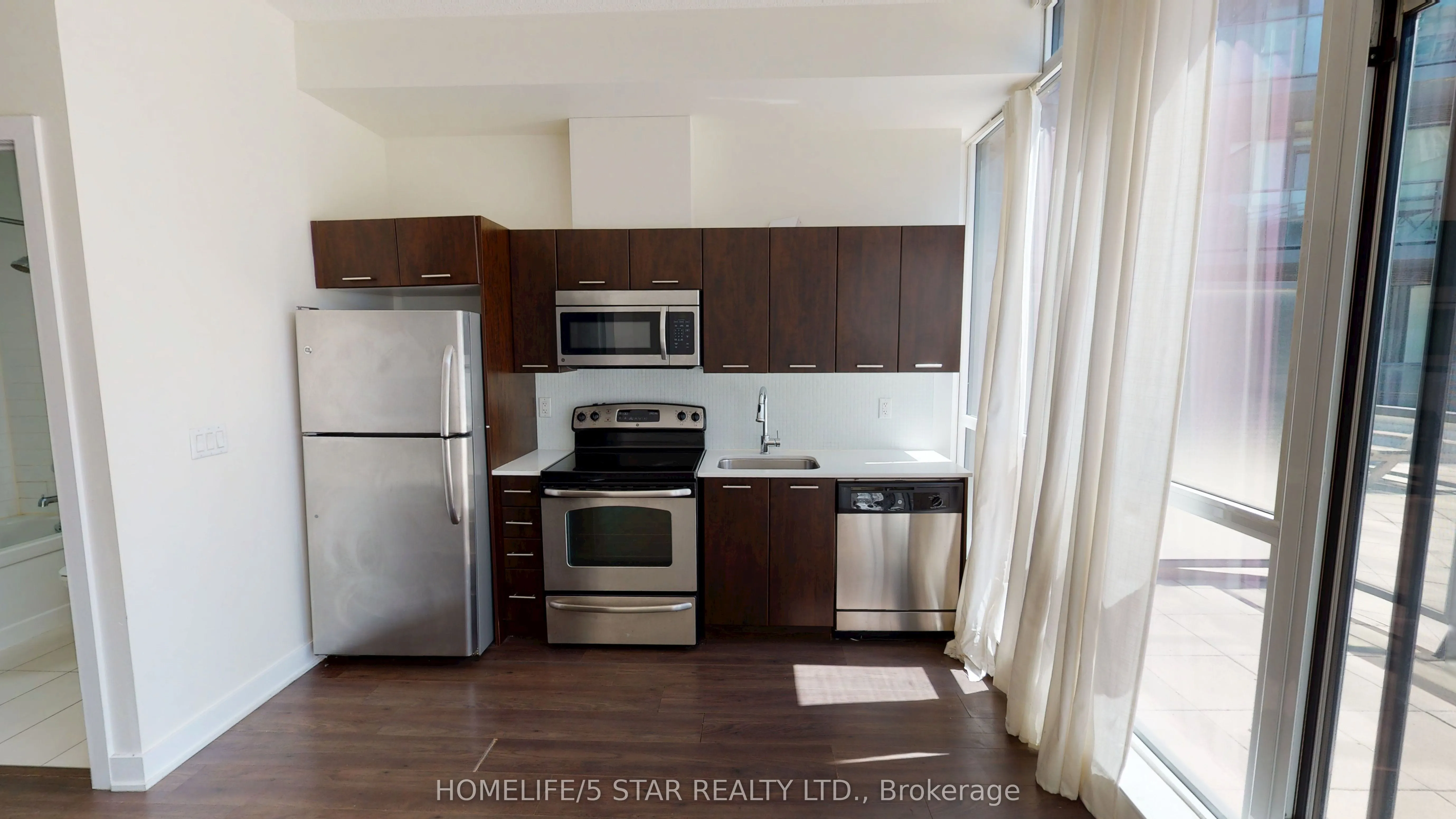 169 FORT YORK Boulevard, #218