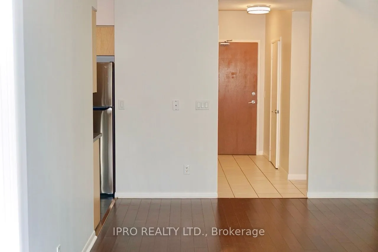219 Fort York Boulevard #811