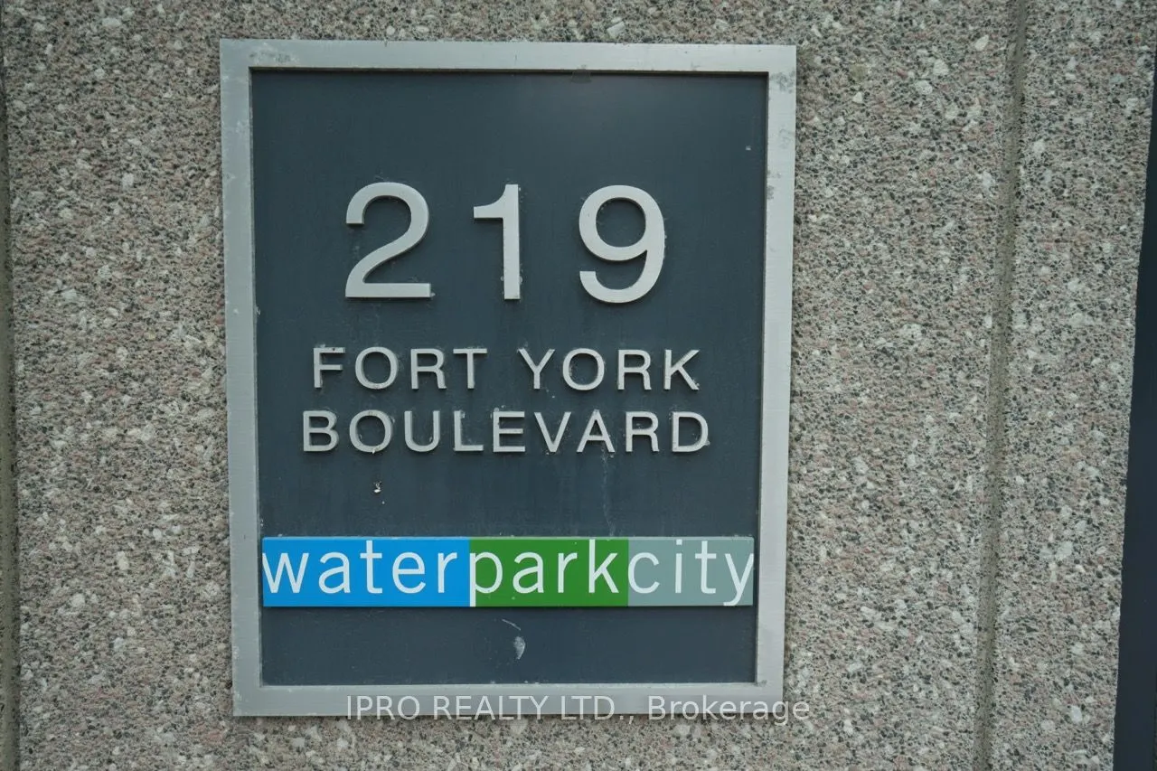 219 Fort York Boulevard #811