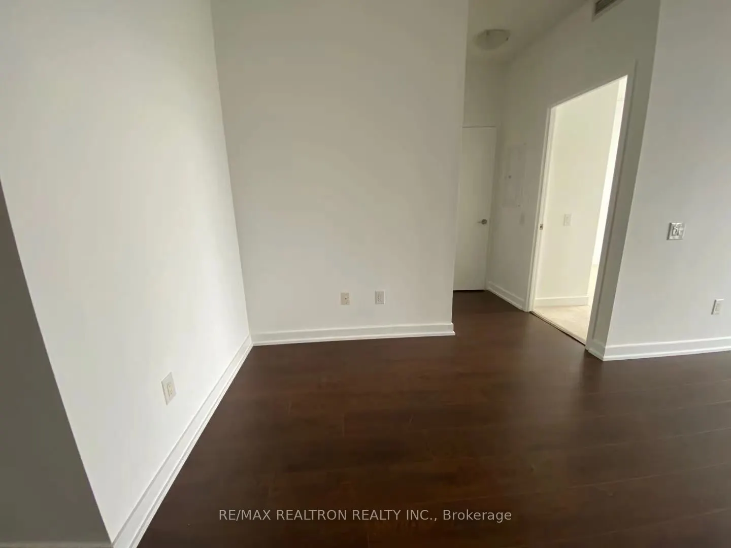 121 Mcmahon Drive, #2106