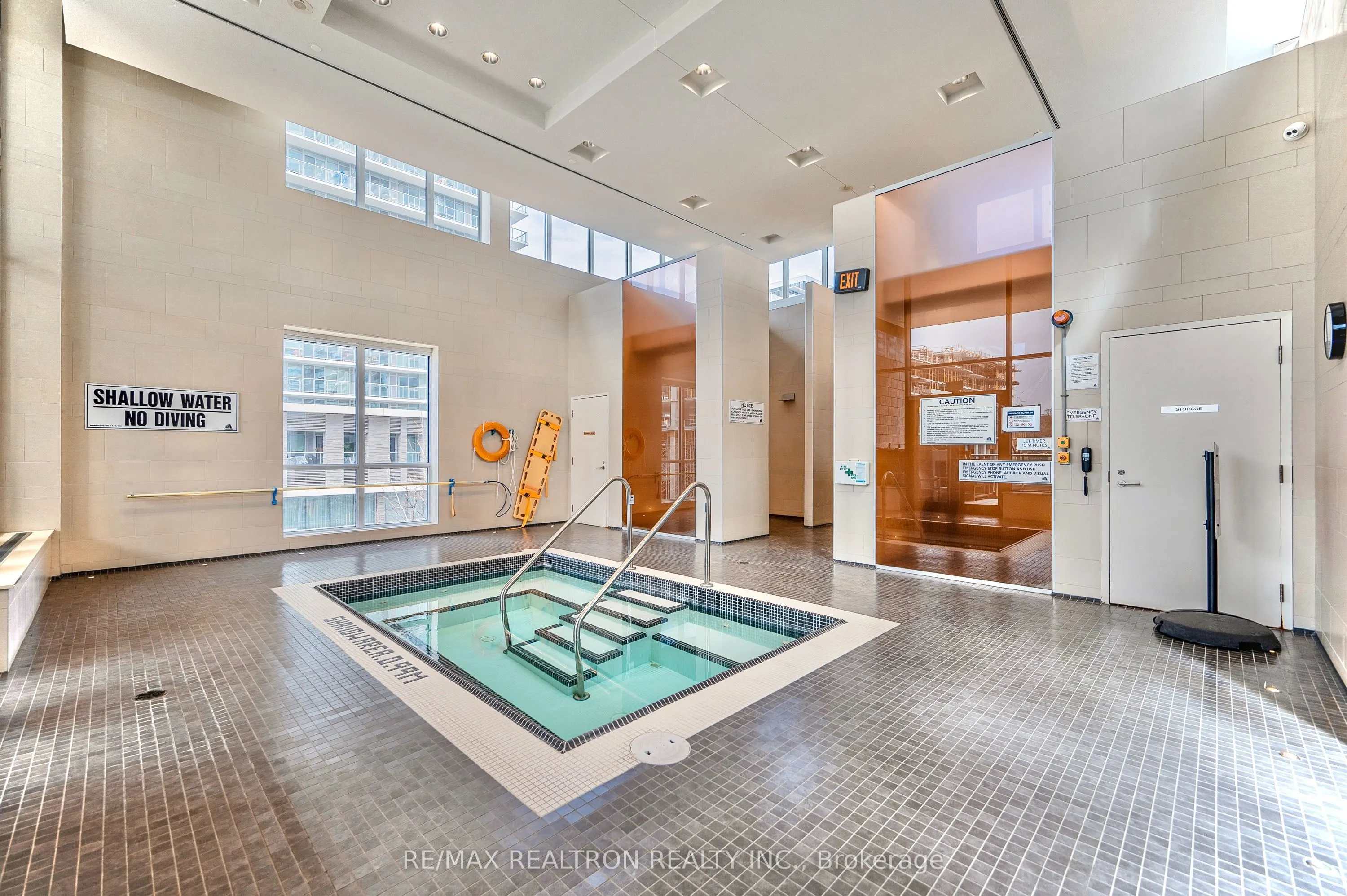121 Mcmahon Drive, #2106