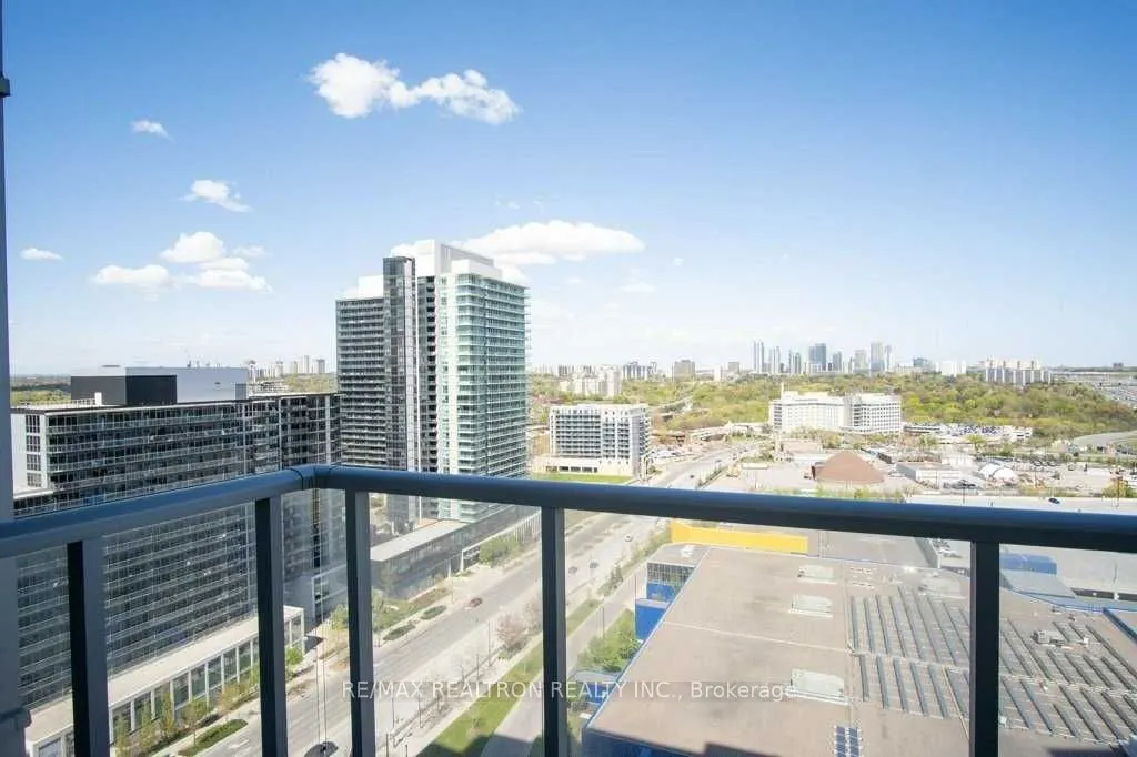 121 Mcmahon Drive, #2106