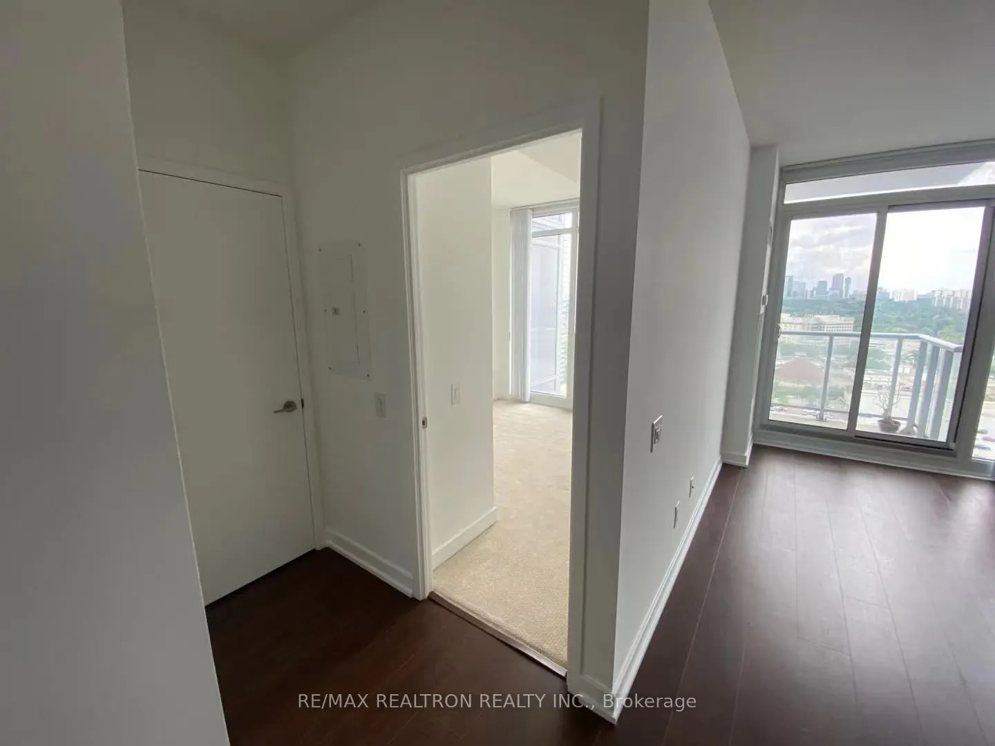 121 Mcmahon Drive, #2106