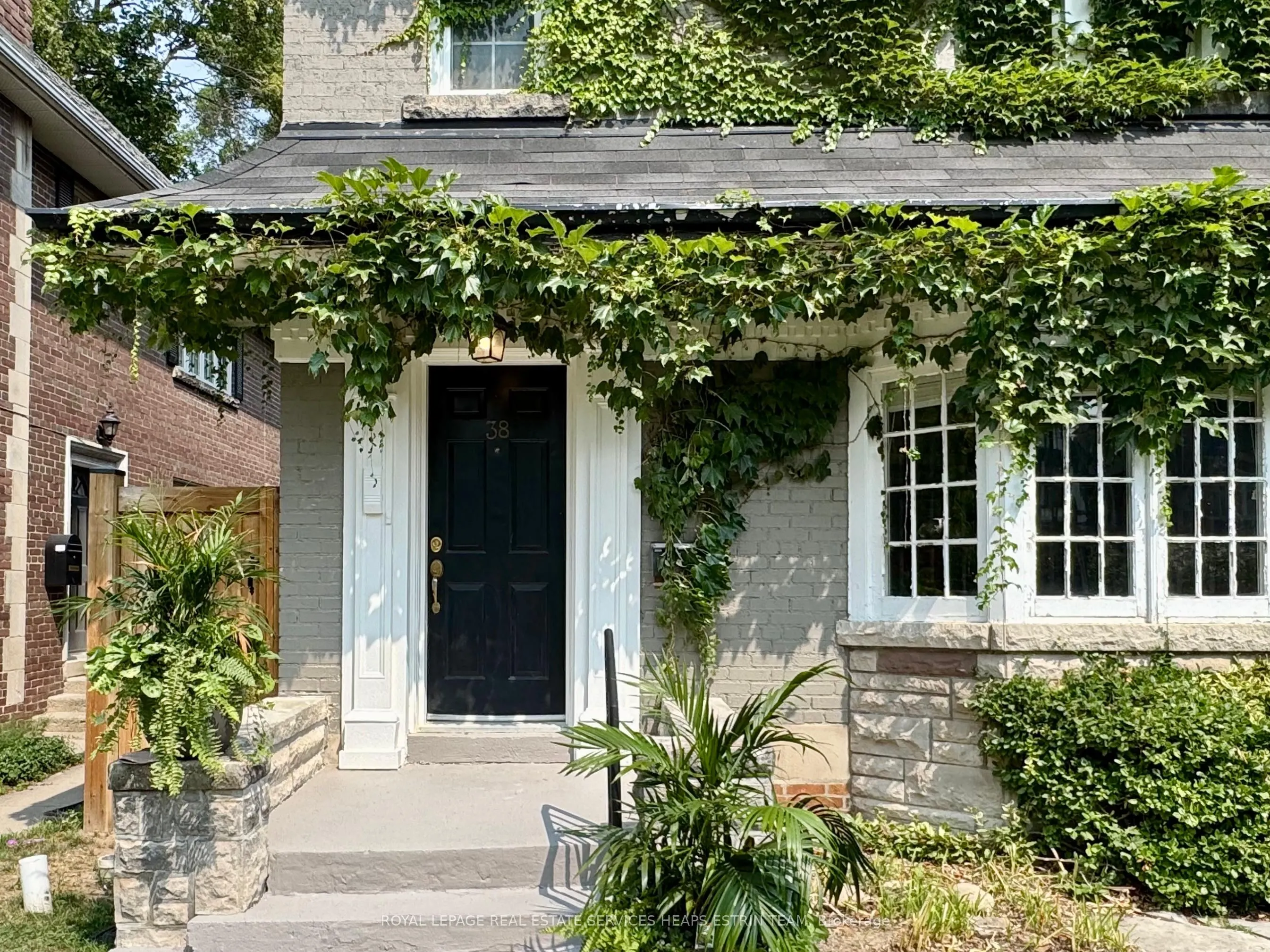 38 Whitehall Road