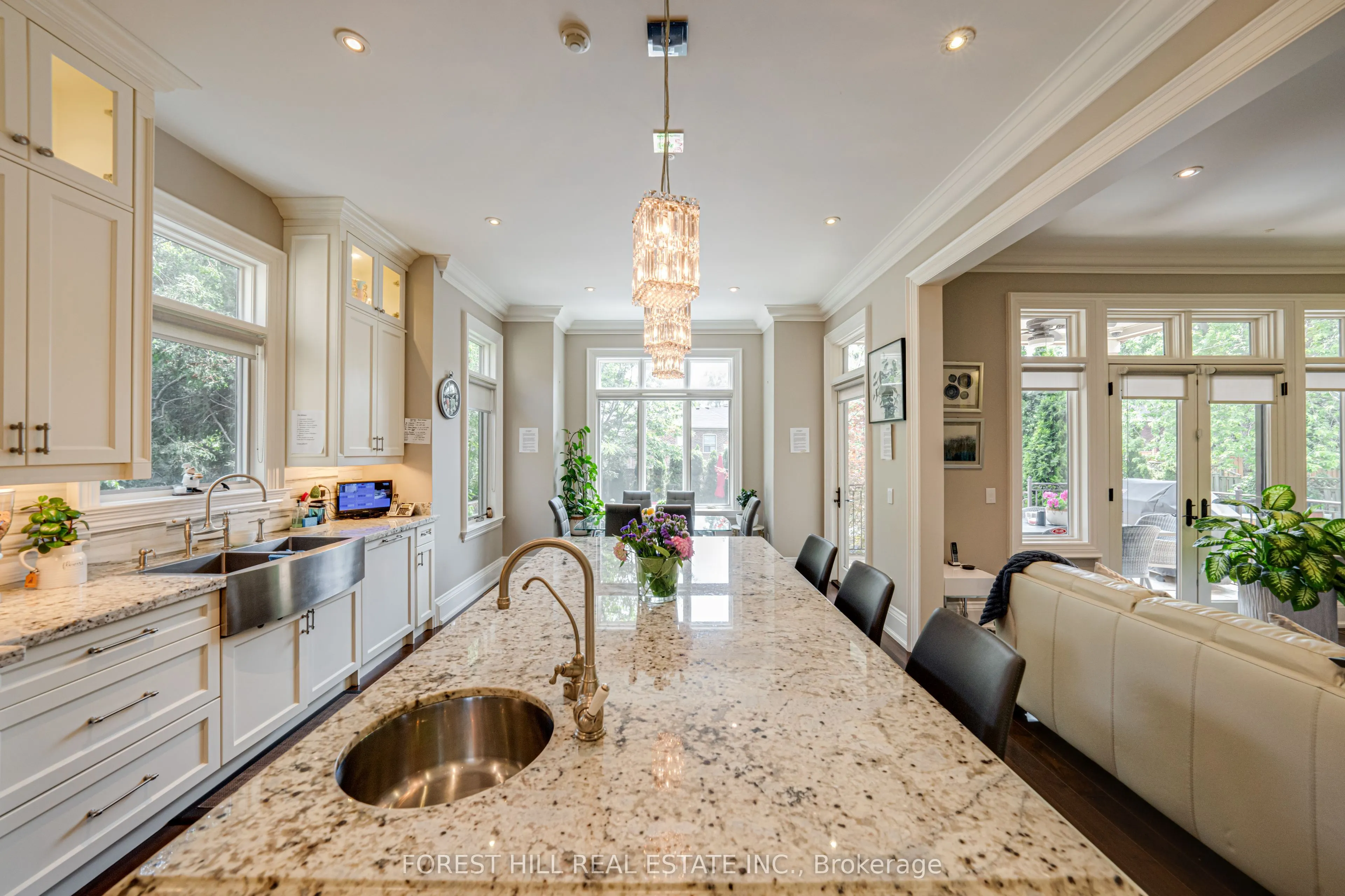 669 Bedford Park Avenue