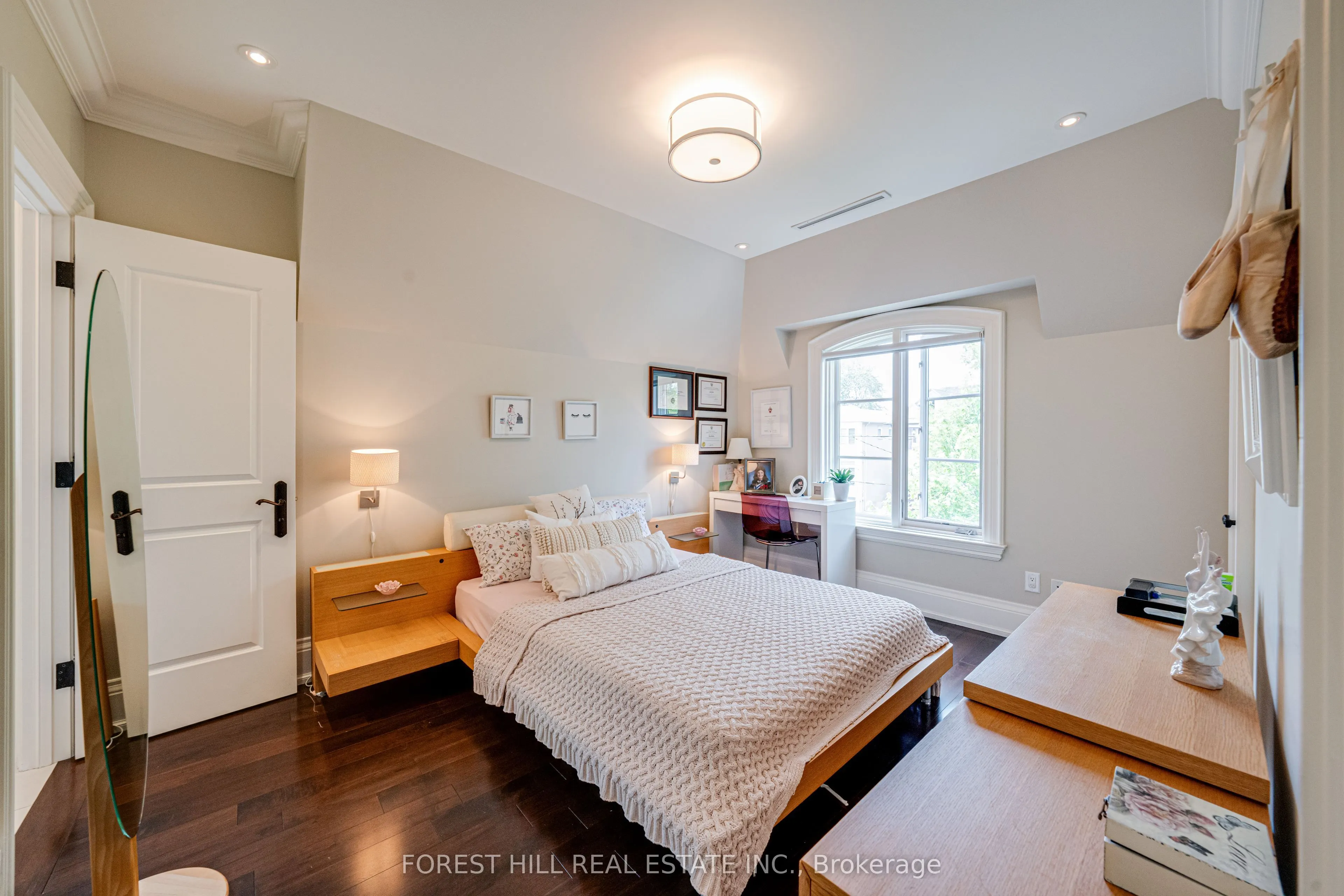669 Bedford Park Avenue