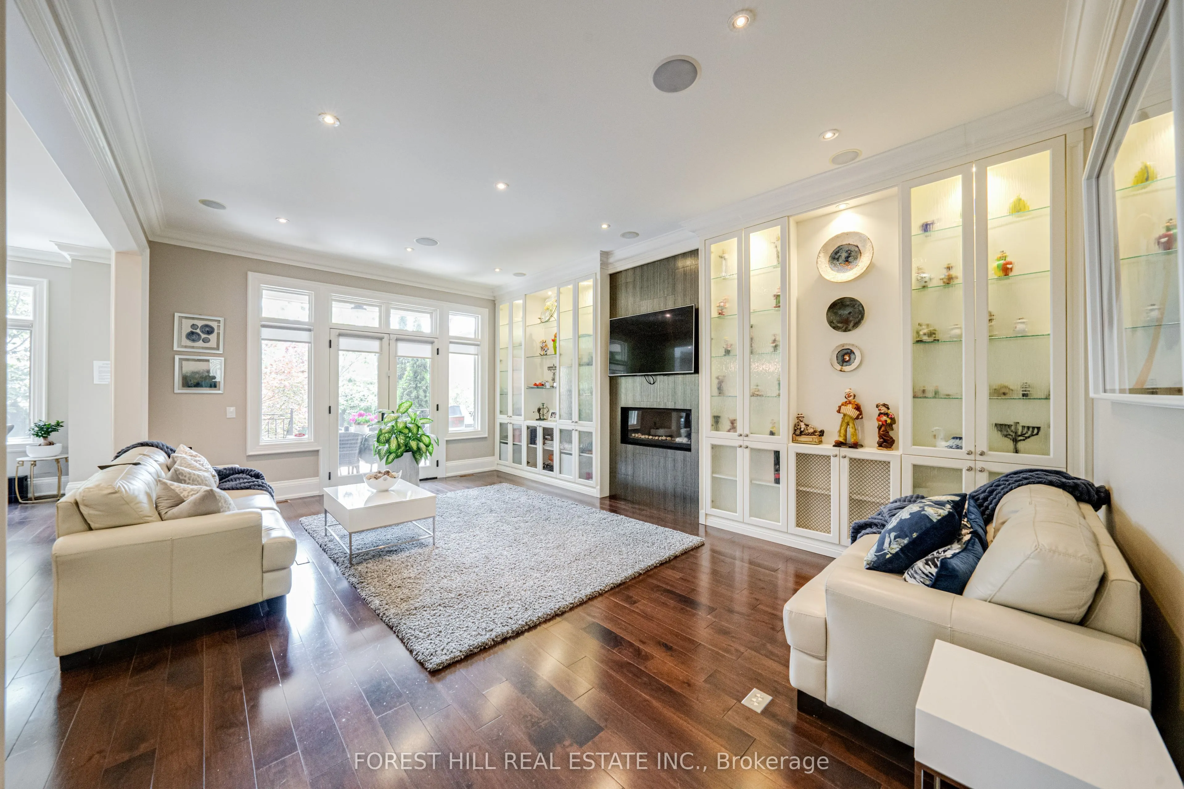 669 Bedford Park Avenue