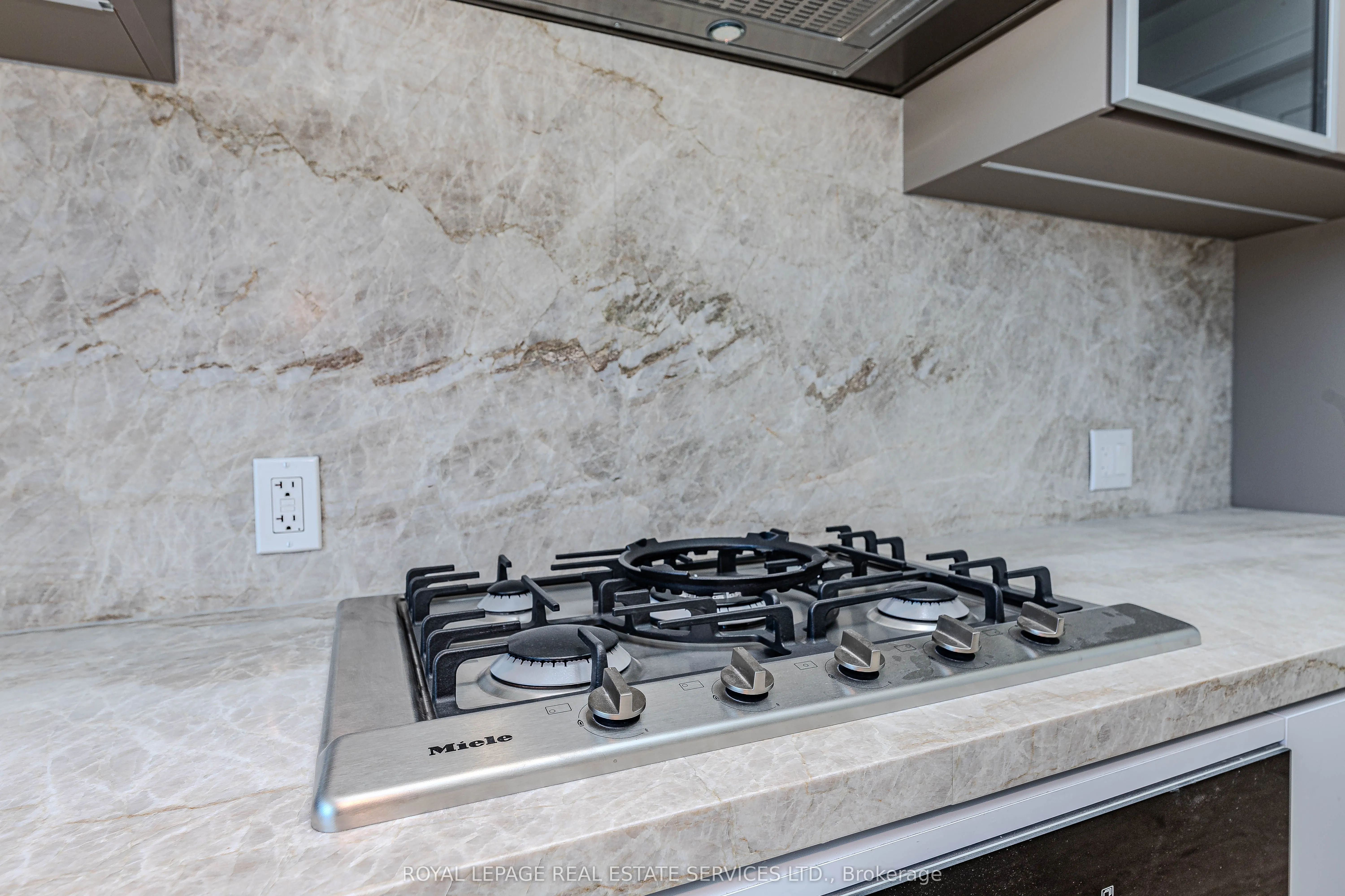 2 Forest Hill Road, #605
