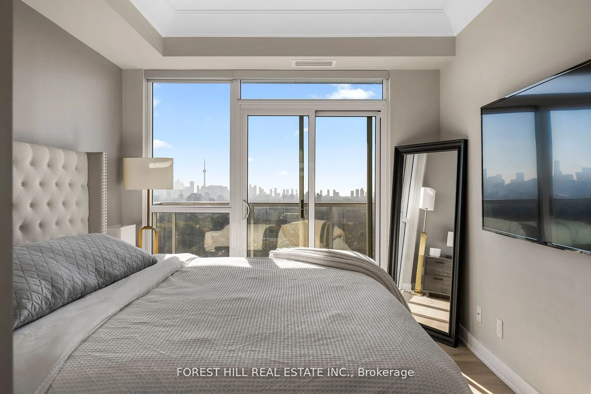 501 St Clair Avenue W, #1907