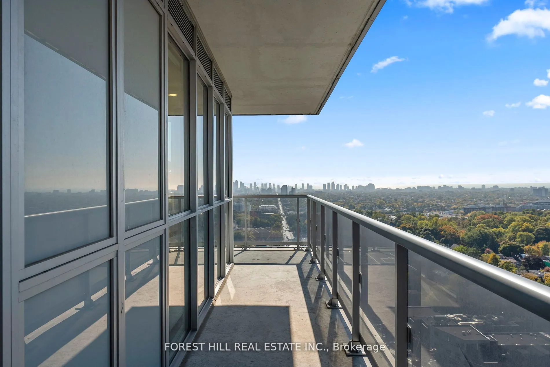 501 St Clair Avenue W, #1907