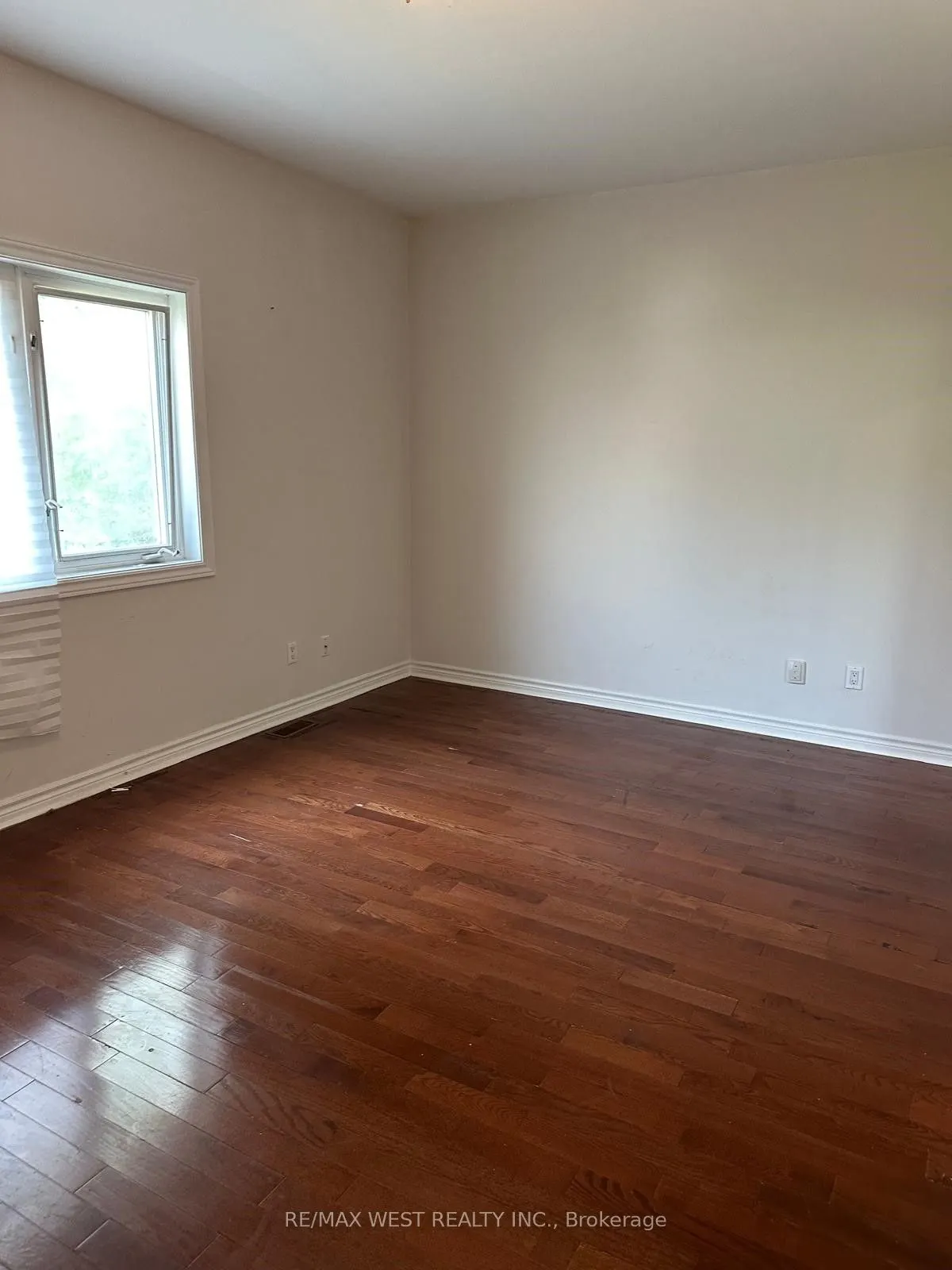 563 Ossington Avenue, #Main