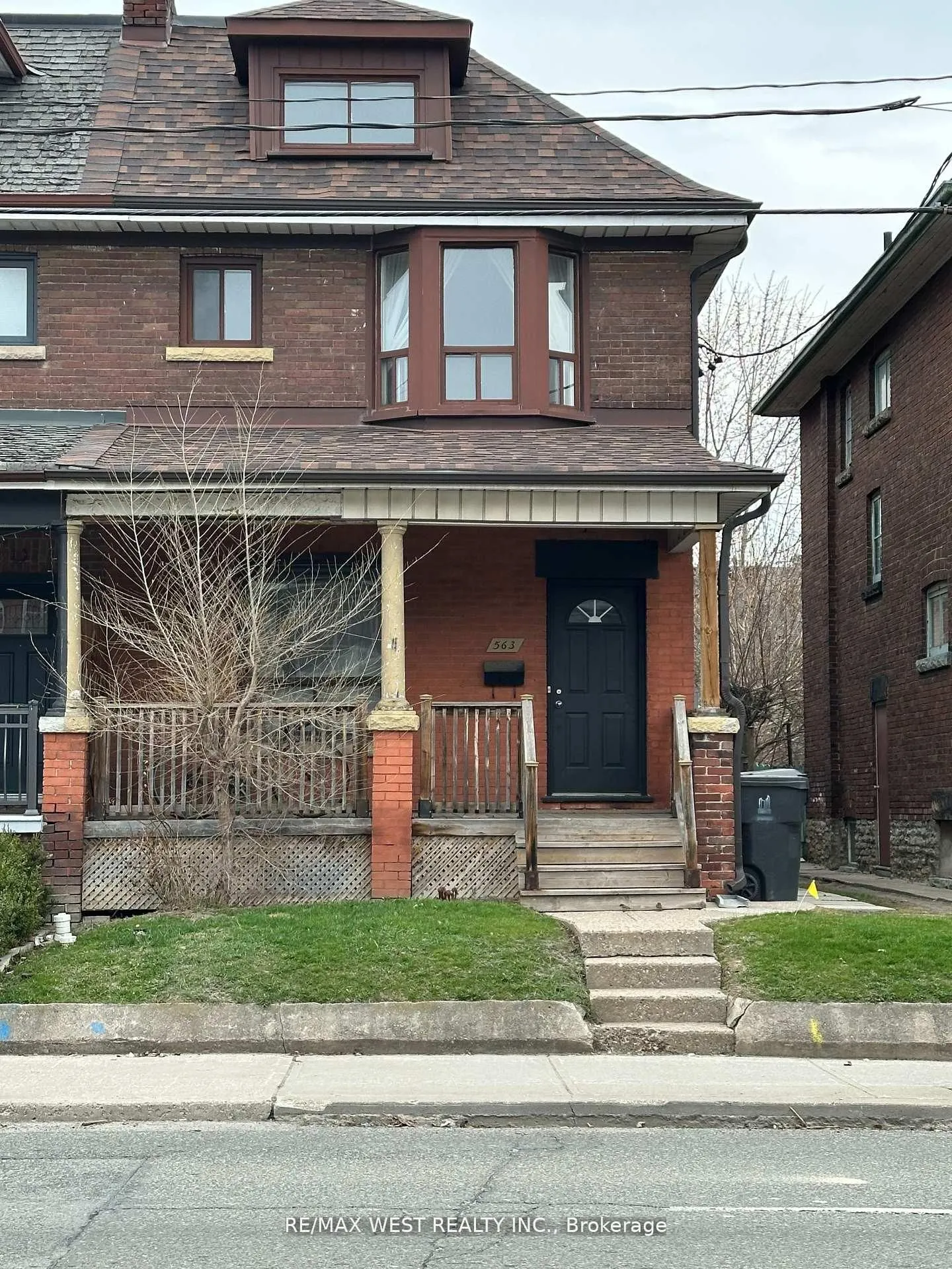 563 Ossington Avenue, #2nd/3rd