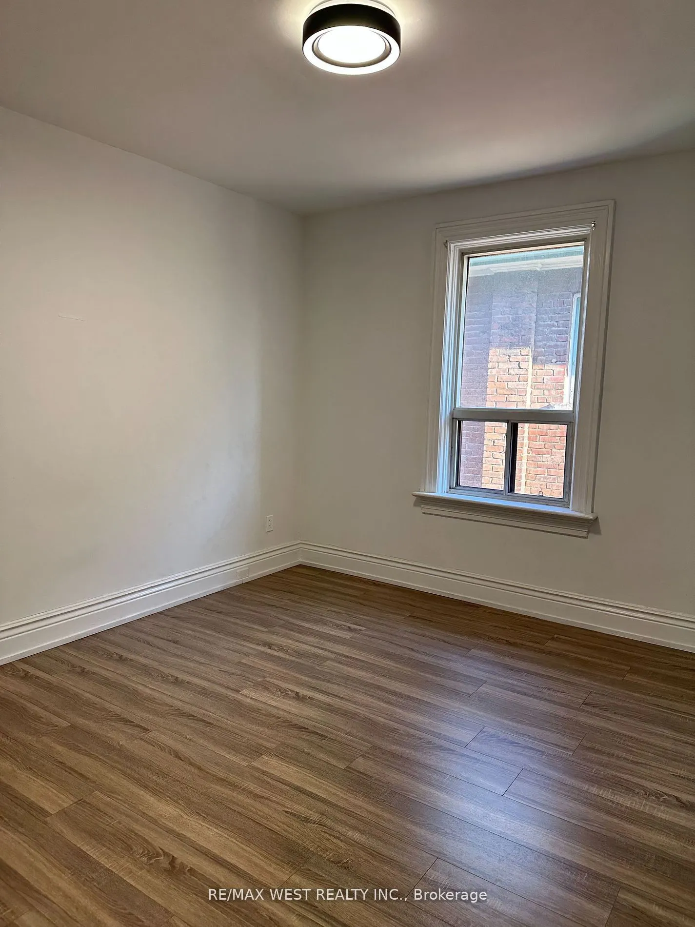 563 Ossington Avenue, #2nd/3rd